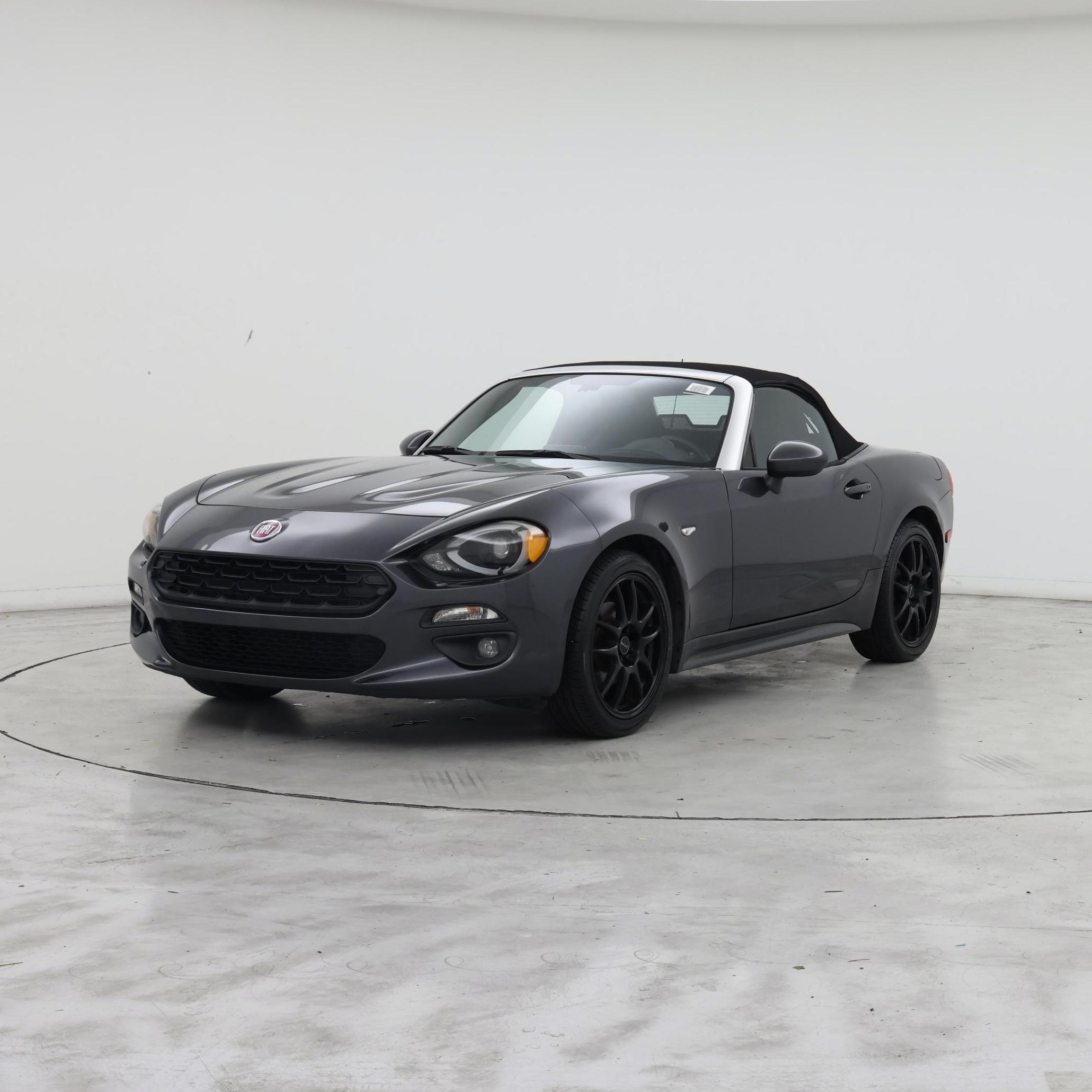Thumbnail: 2017 Fiat 124 Spider - 4
