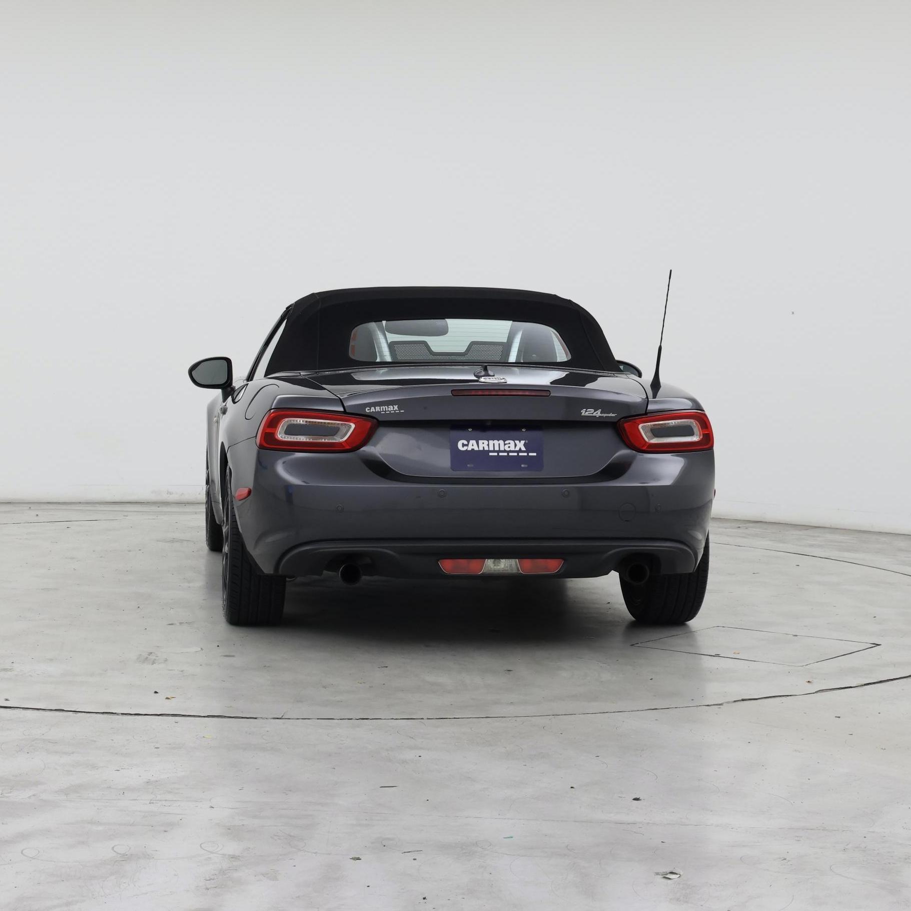Thumbnail: 2017 Fiat 124 Spider - 6