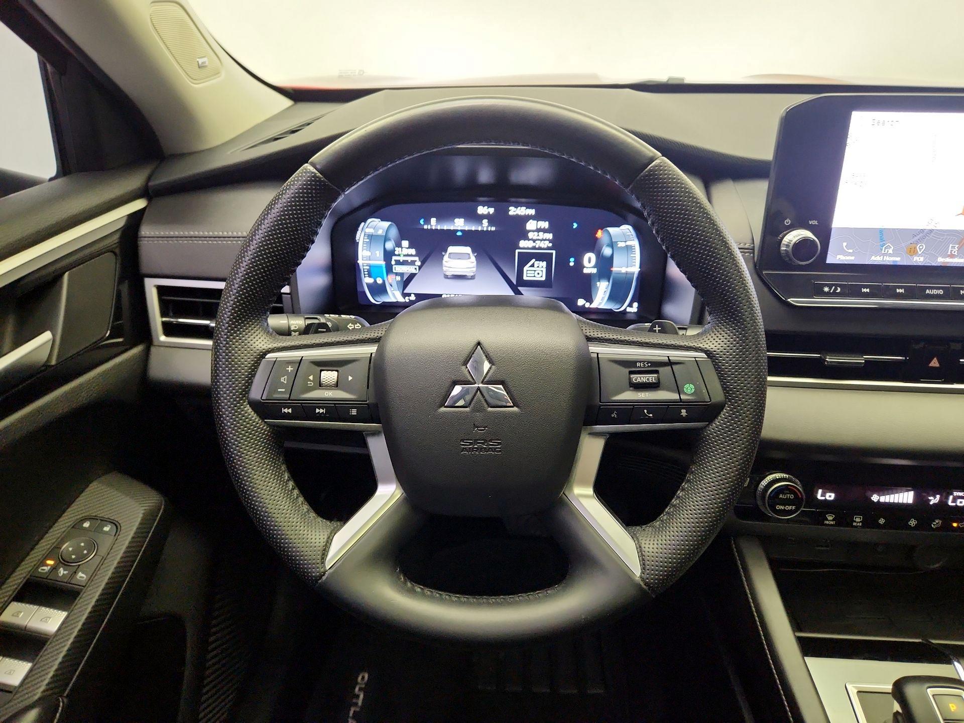 Thumbnail: 2024 Mitsubishi Outlander - 10