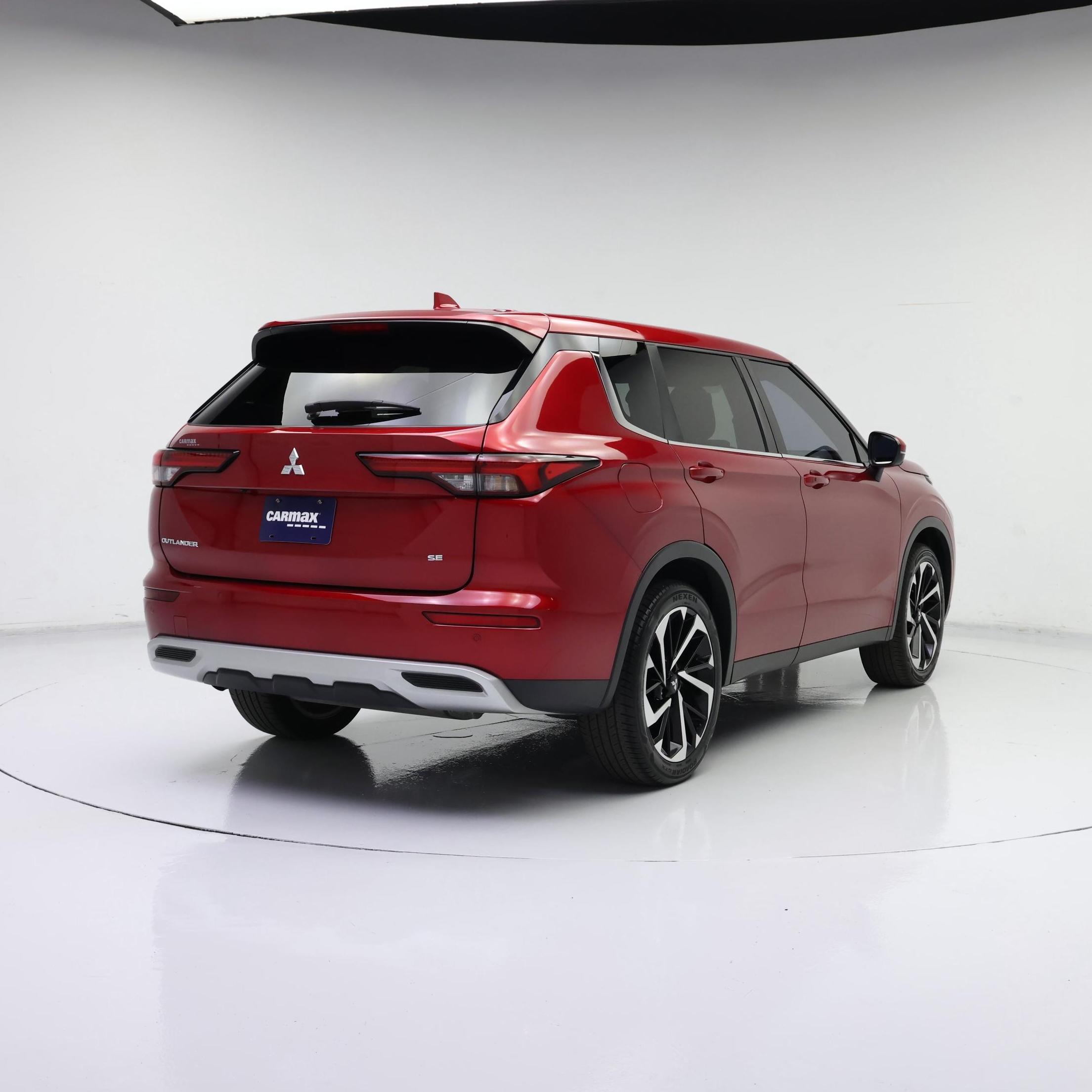 Thumbnail: 2024 Mitsubishi Outlander - 8