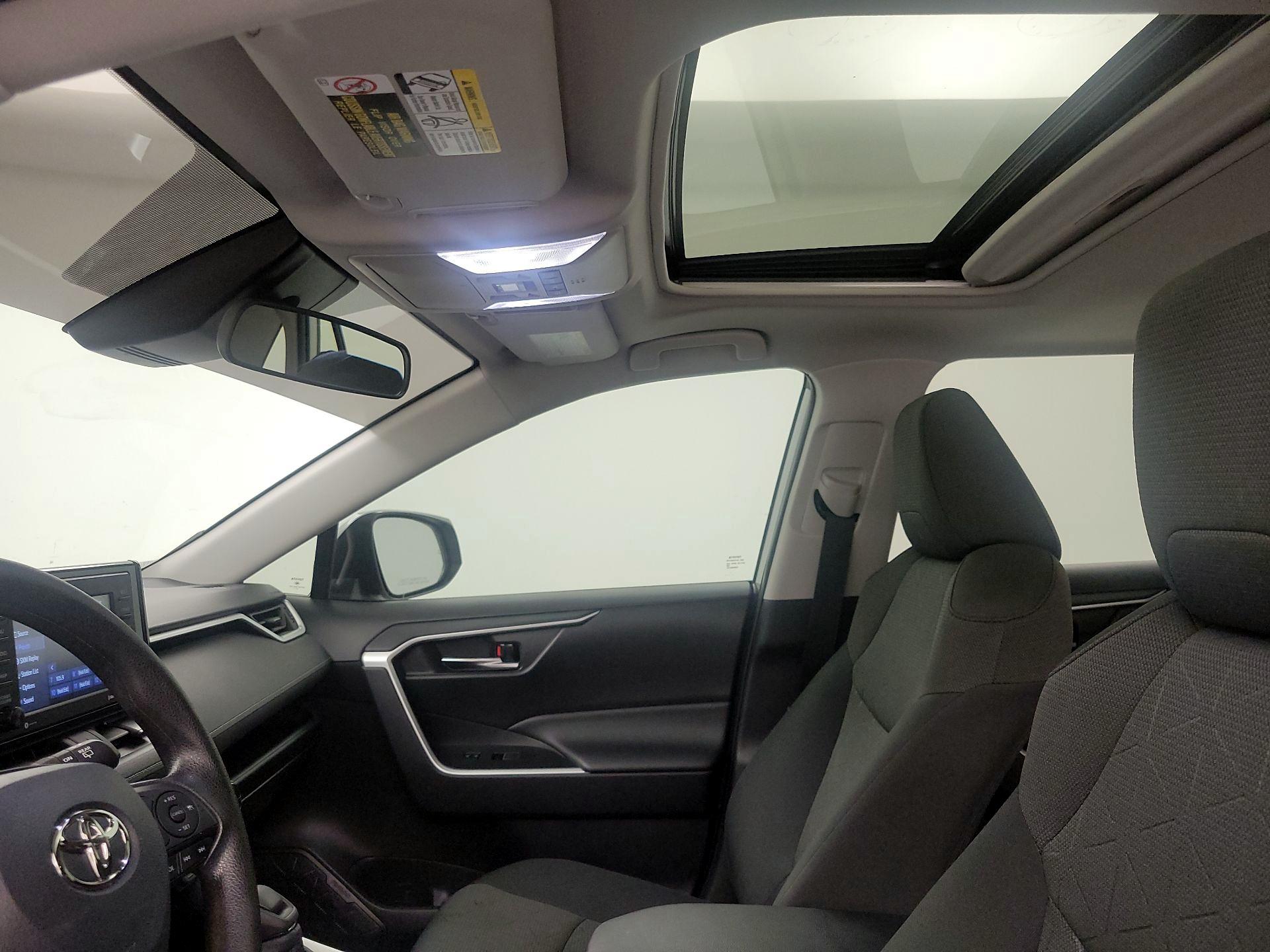 Thumbnail: 2022 Toyota RAV4 - 17