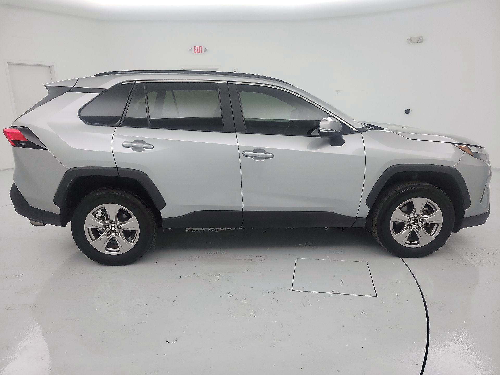 Thumbnail: 2022 Toyota RAV4 - 4