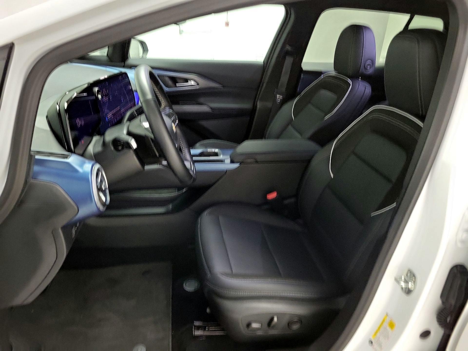 Thumbnail: 2025 Chevrolet Equinox - 11