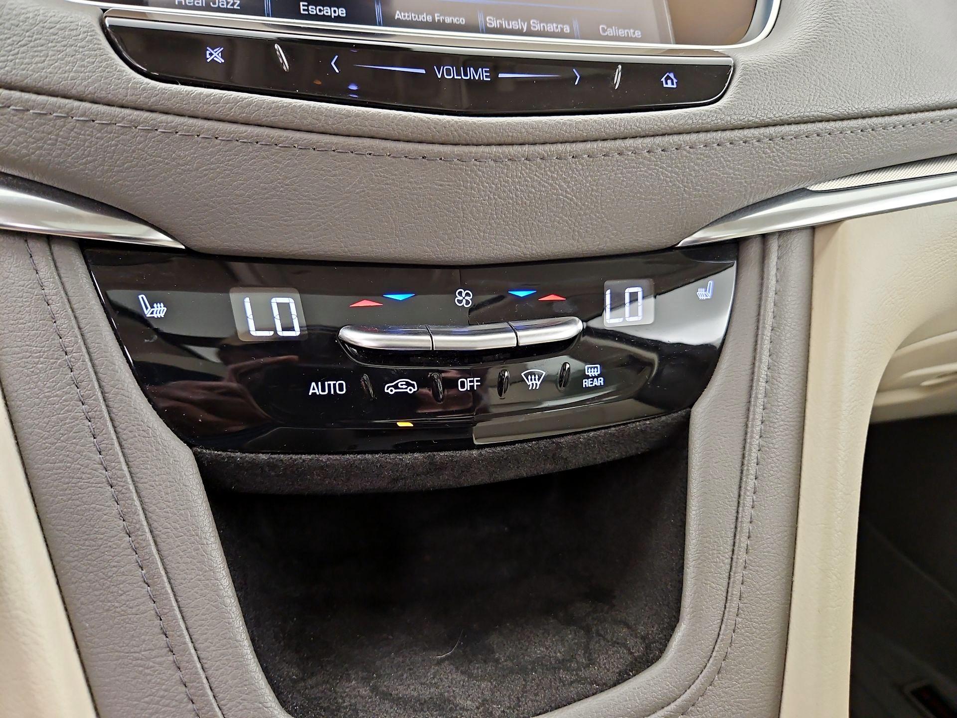Thumbnail: 2019 Cadillac XT5 - 16