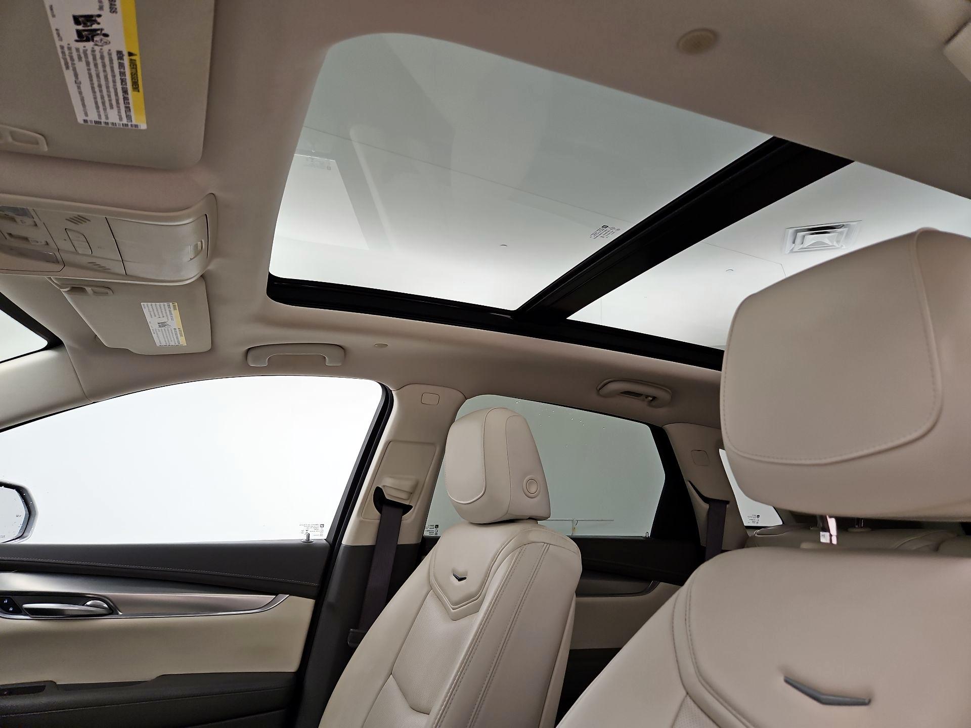 Thumbnail: 2019 Cadillac XT5 - 19