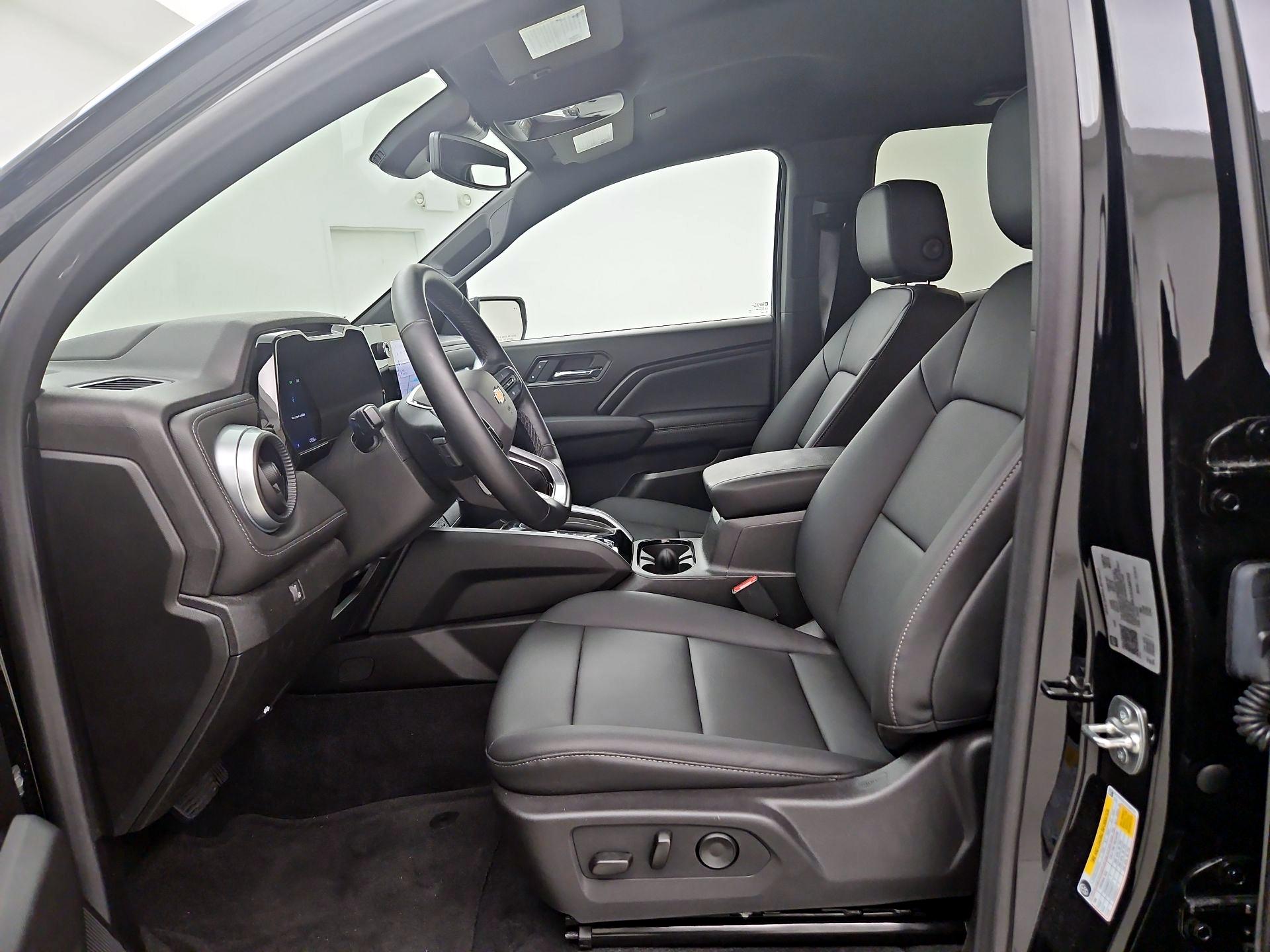 Thumbnail: 2025 Chevrolet Colorado - 11