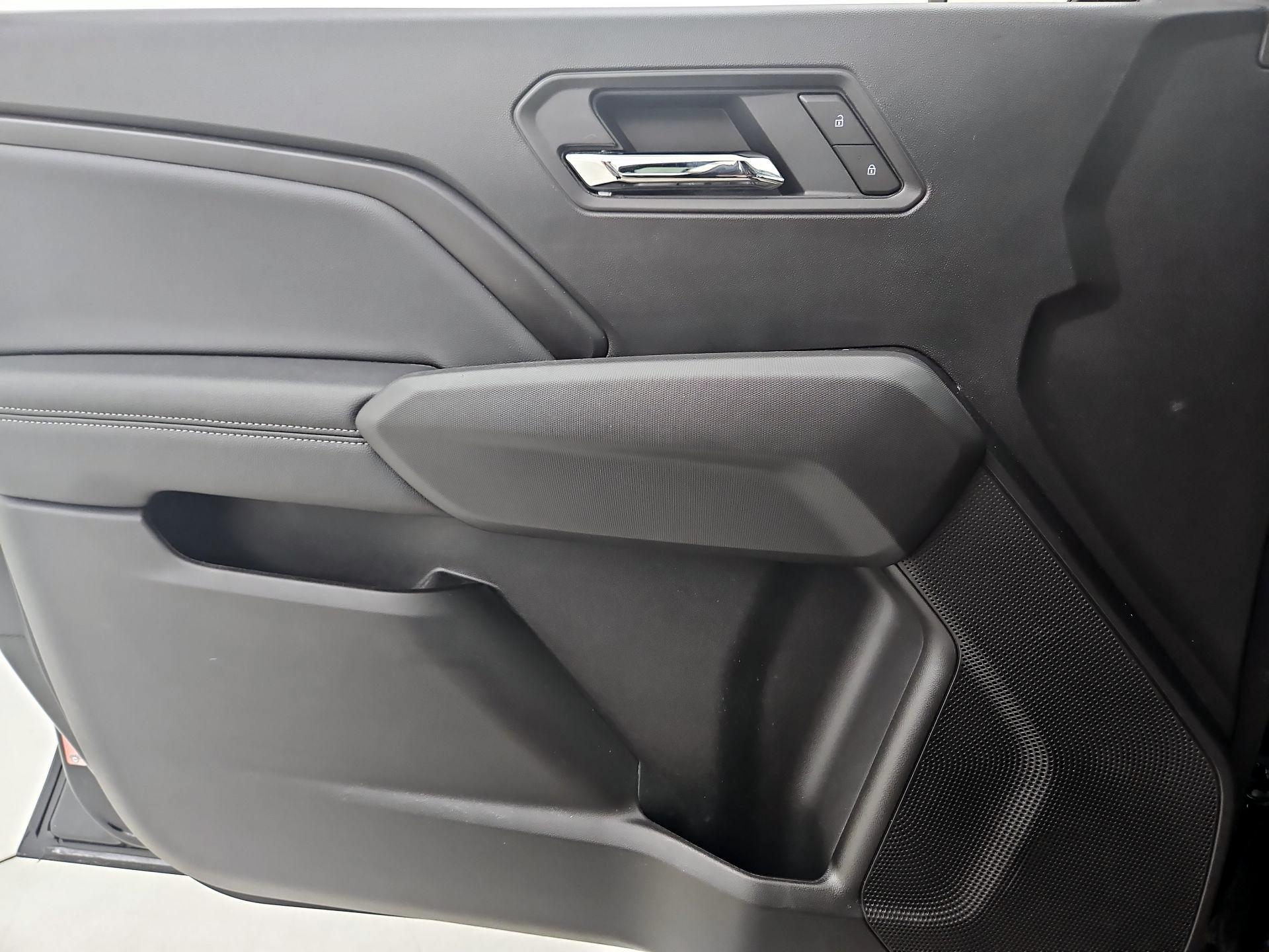 Thumbnail: 2025 Chevrolet Colorado - 12