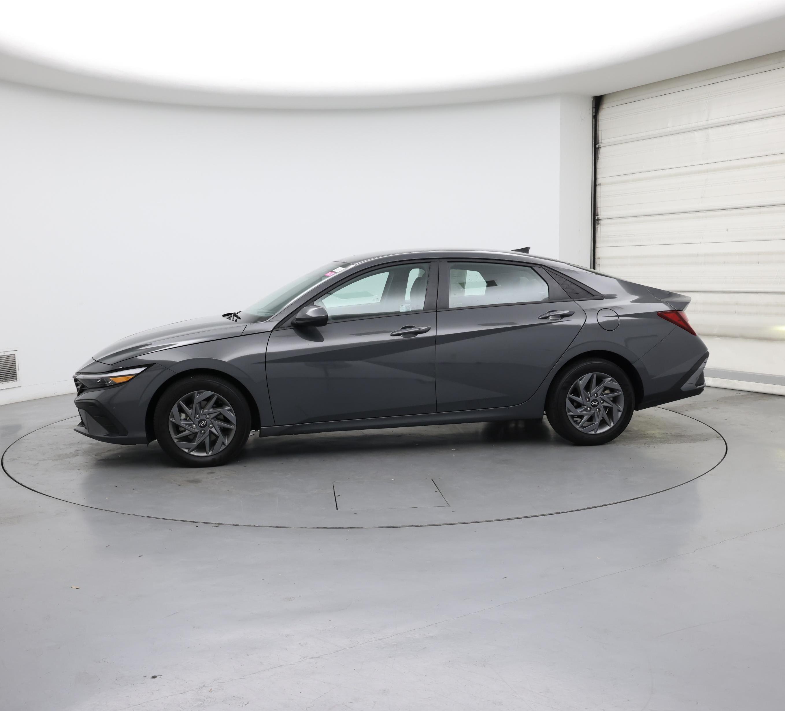 Thumbnail: 2024 Hyundai Elantra - 3