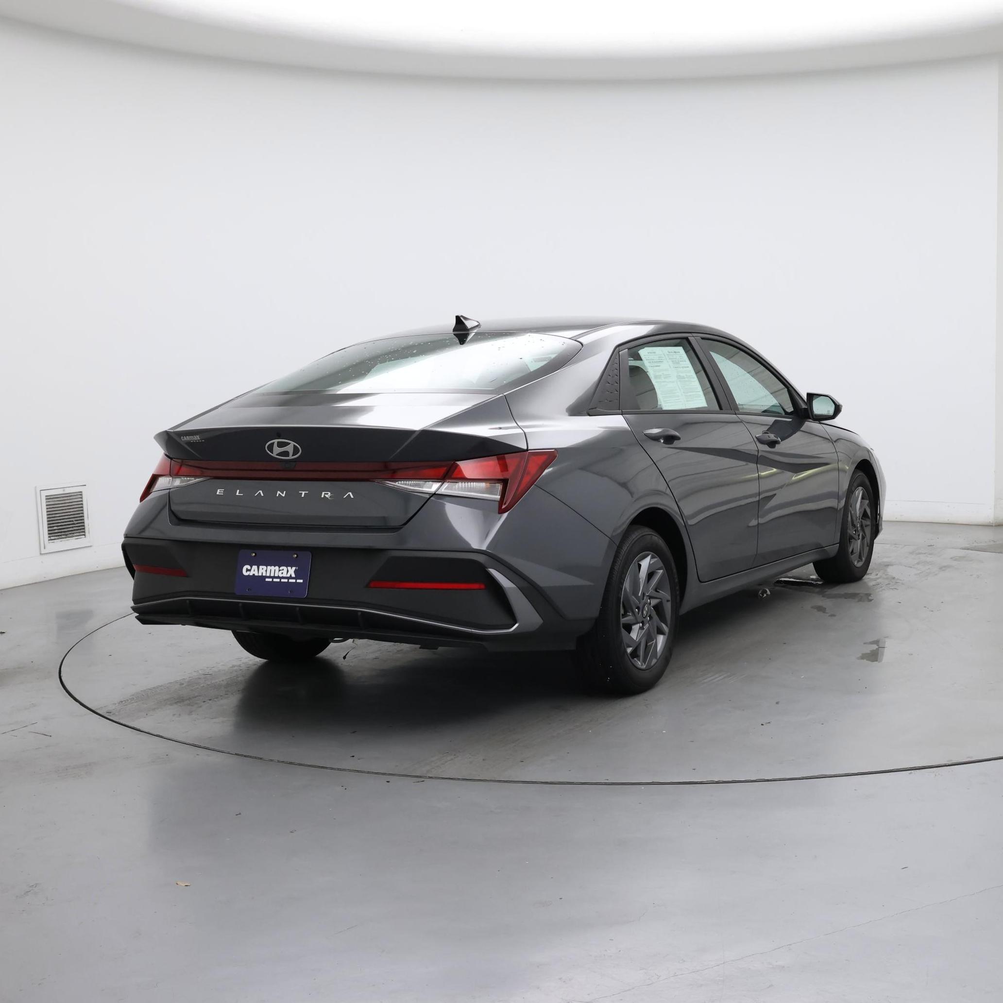 Thumbnail: 2024 Hyundai Elantra - 8
