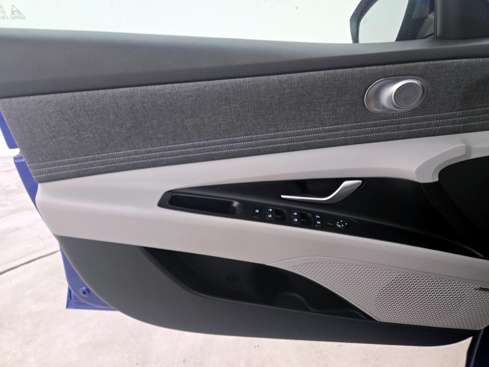 Thumbnail: 2023 Hyundai Elantra - 12