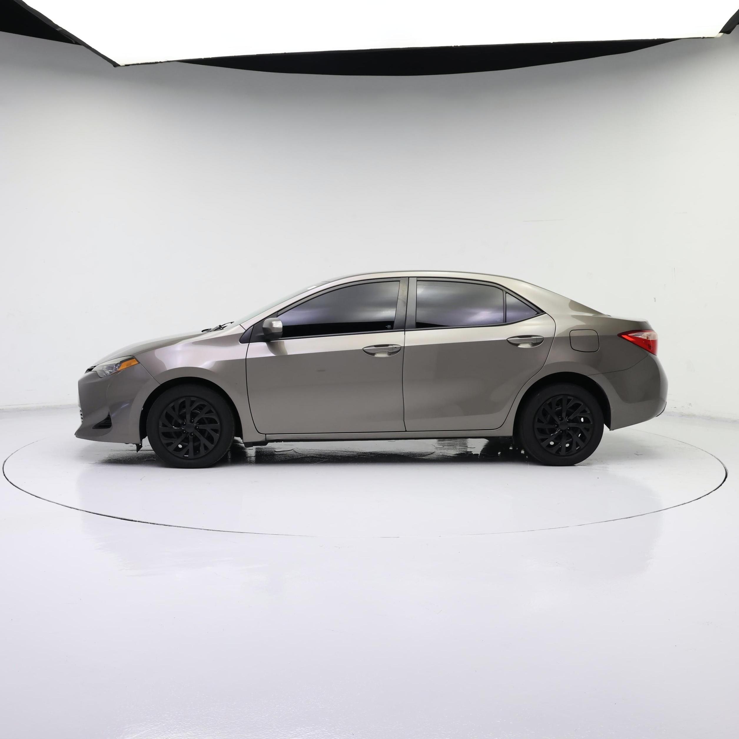 Thumbnail: 2017 Toyota Corolla - 3
