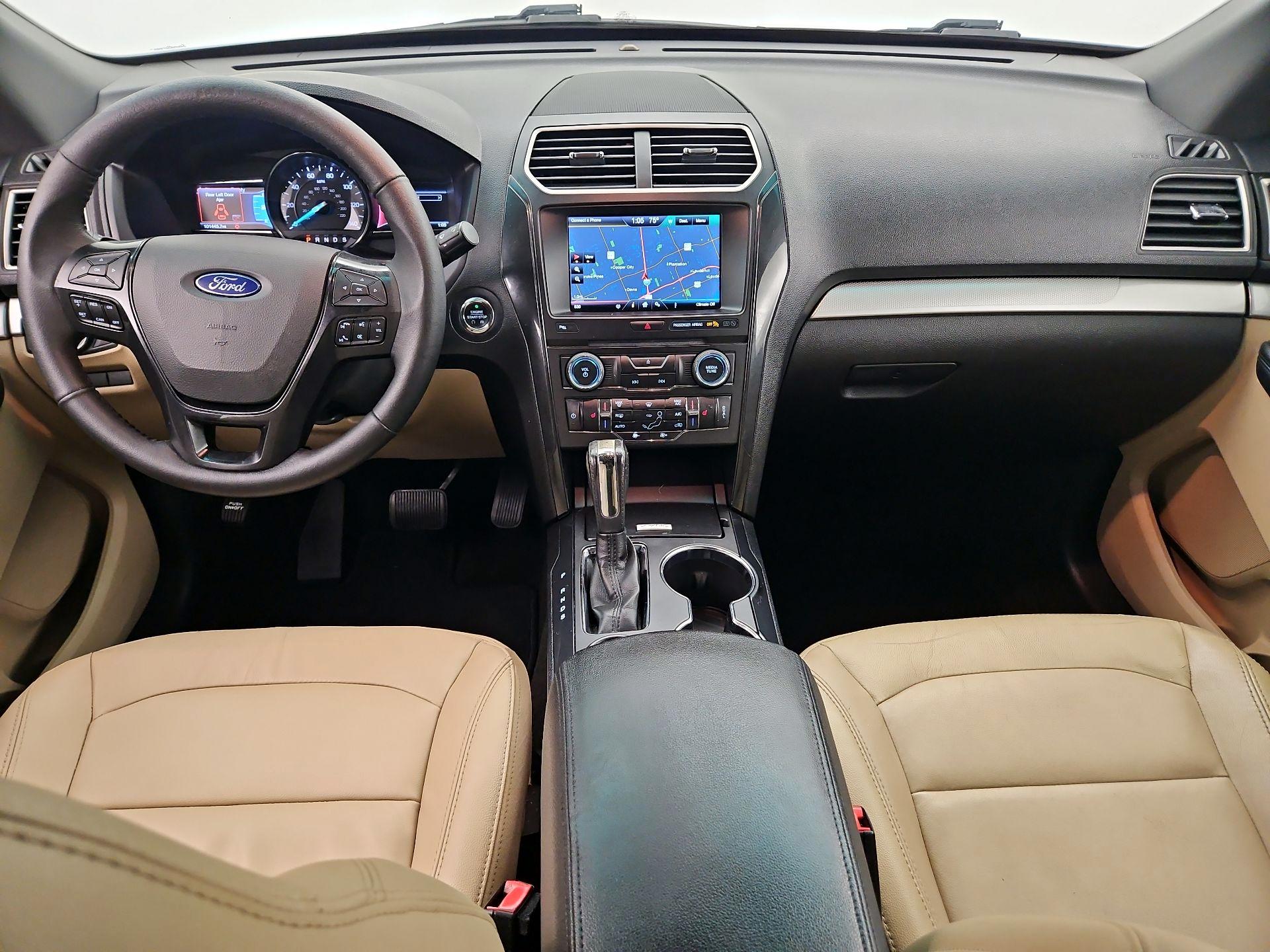 Thumbnail: 2016 Ford Explorer - 9