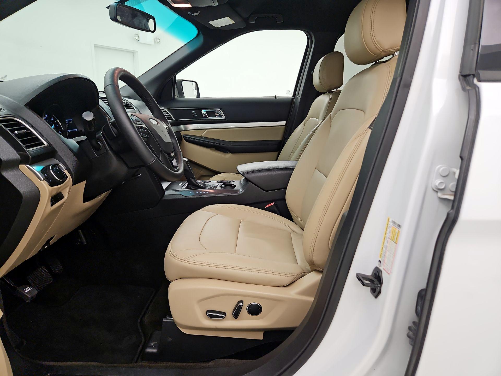 Thumbnail: 2016 Ford Explorer - 11