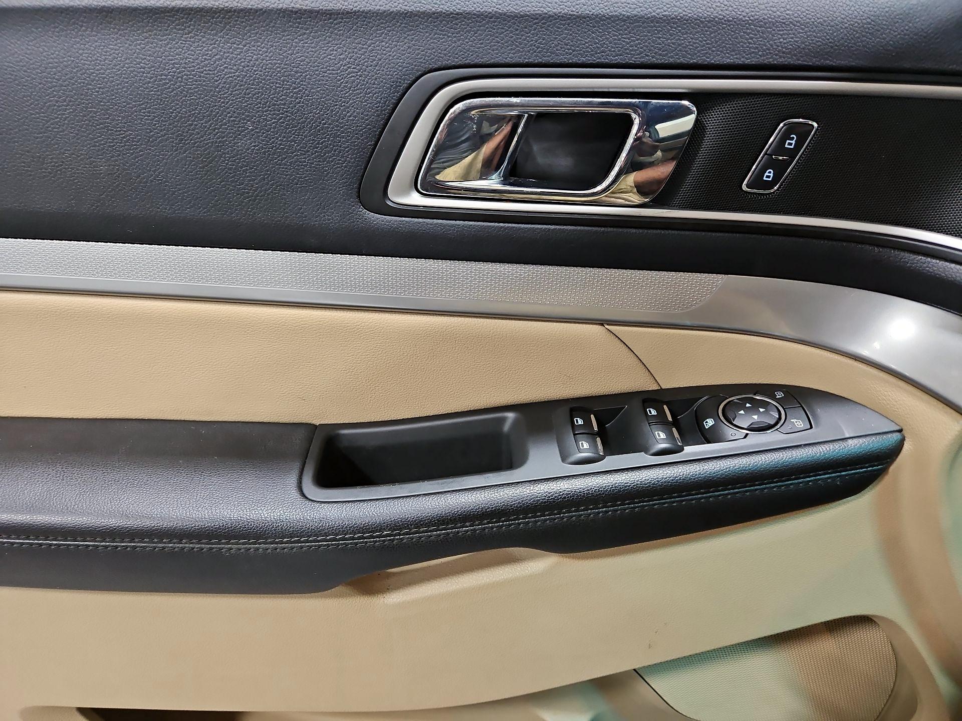 Thumbnail: 2016 Ford Explorer - 12