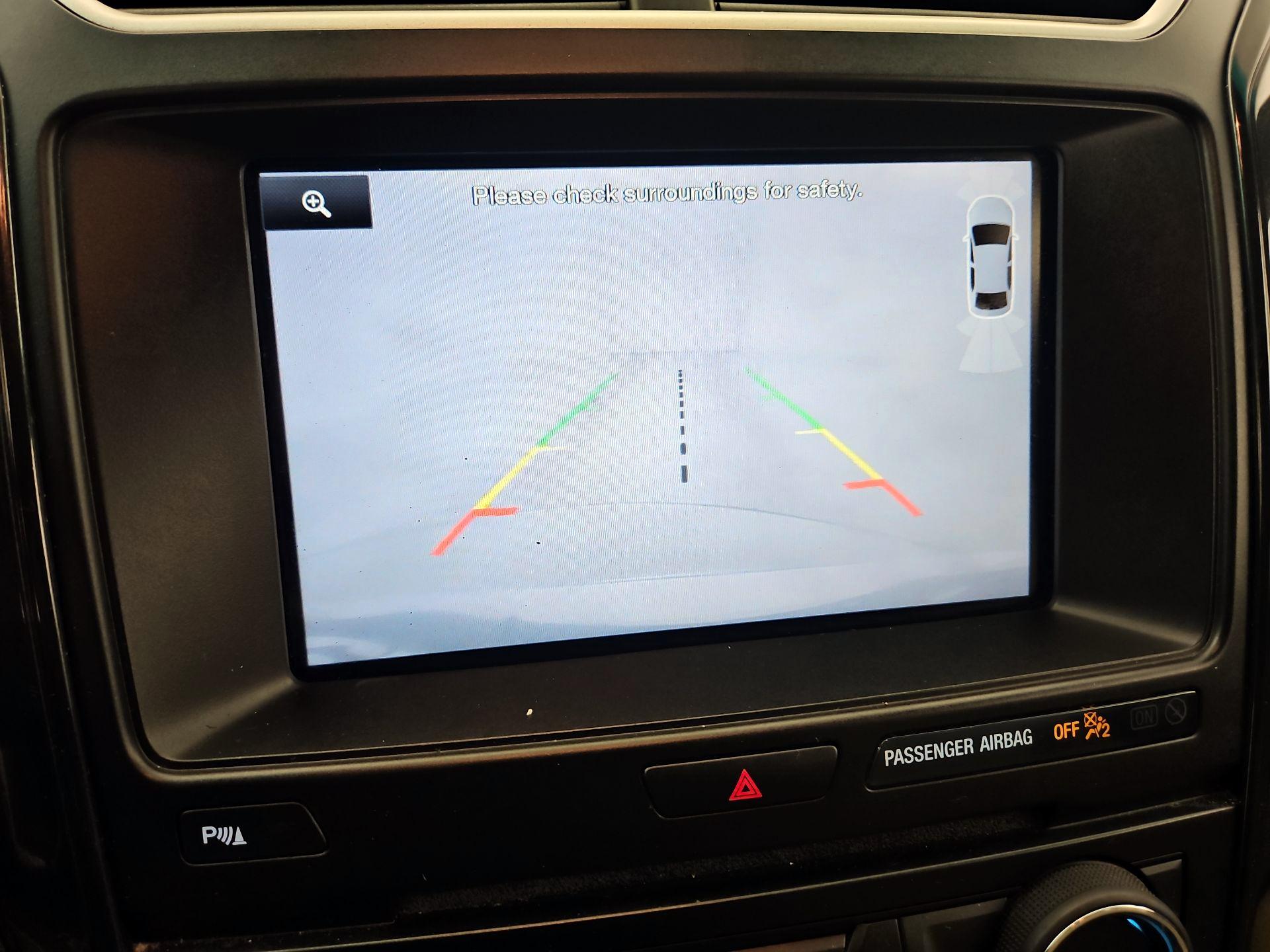 Thumbnail: 2016 Ford Explorer - 15