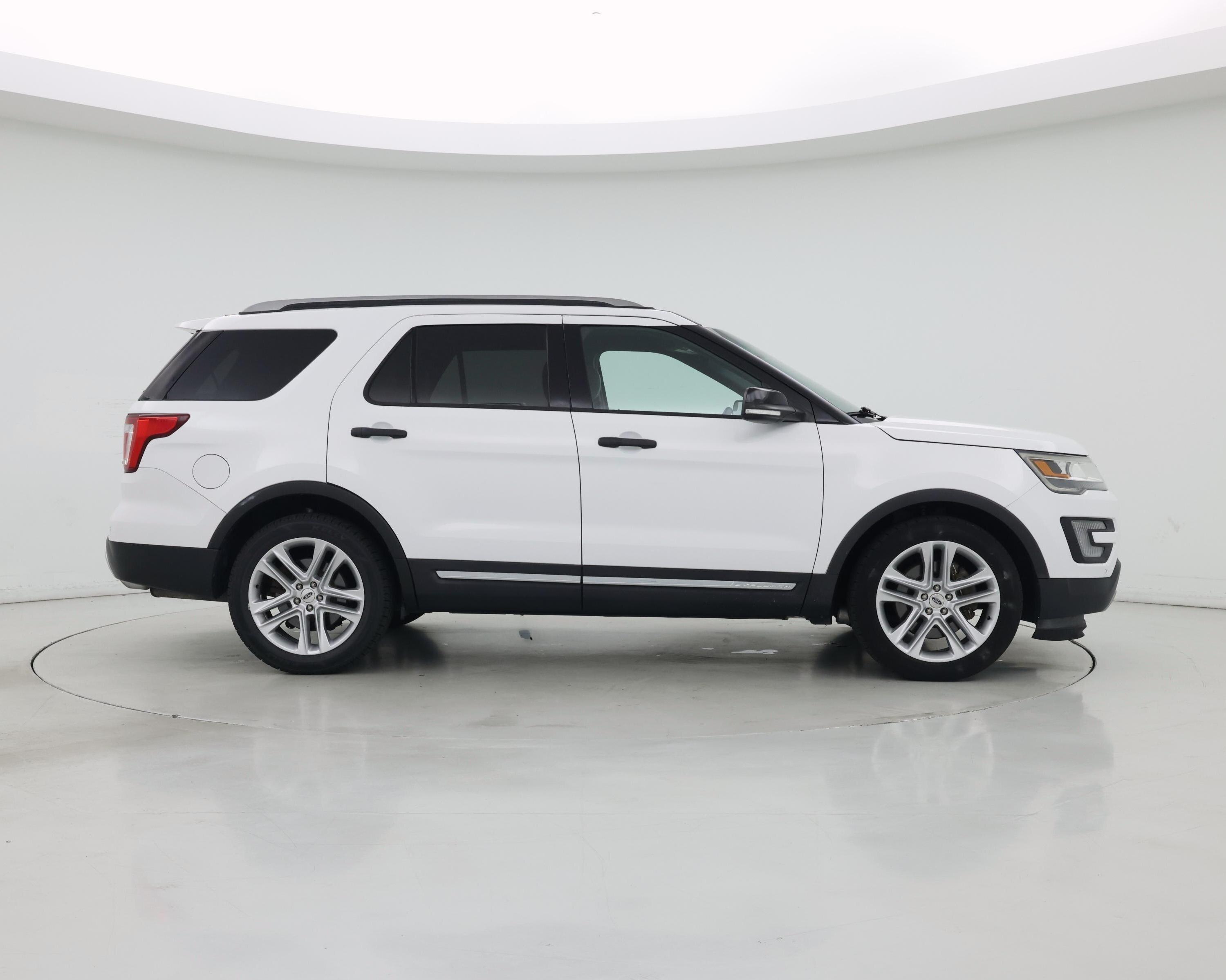 Thumbnail: 2016 Ford Explorer - 7