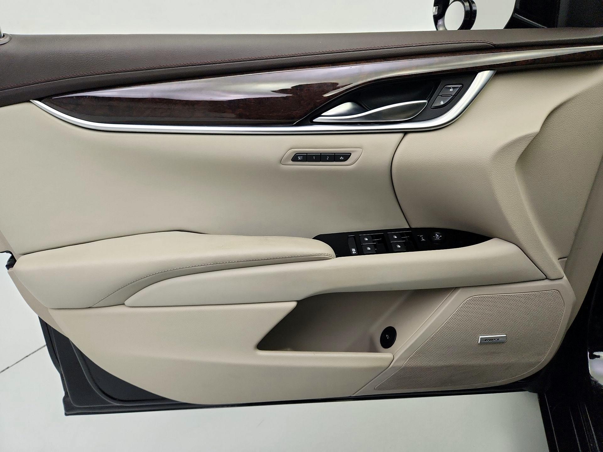 Thumbnail: 2017 Cadillac XTS - 12