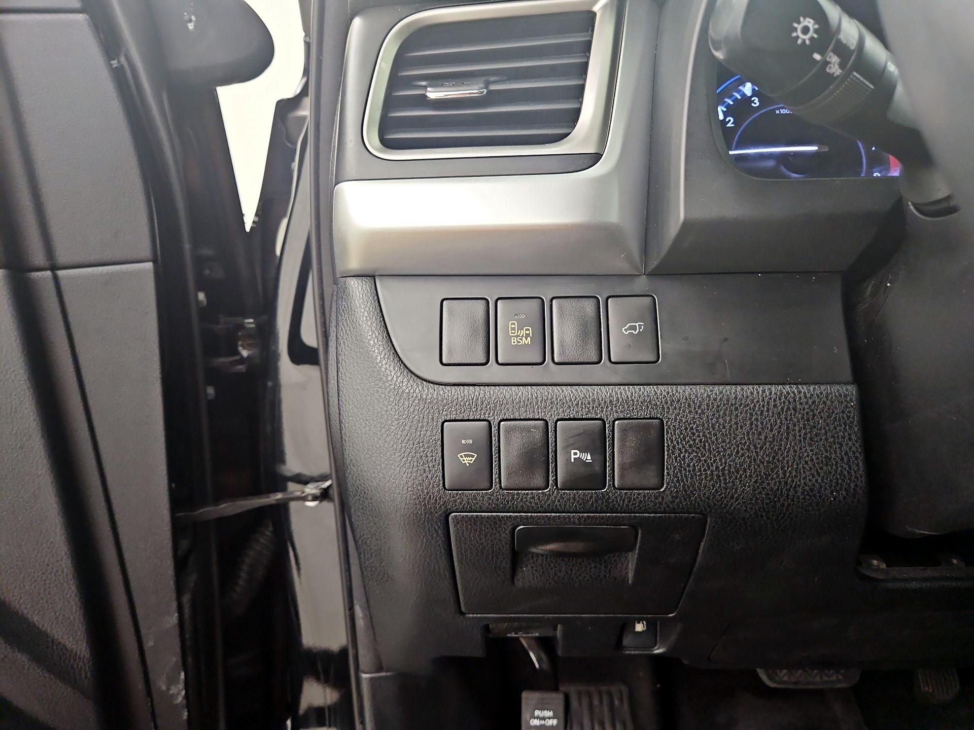 Thumbnail: 2014 Toyota Highlander - 13