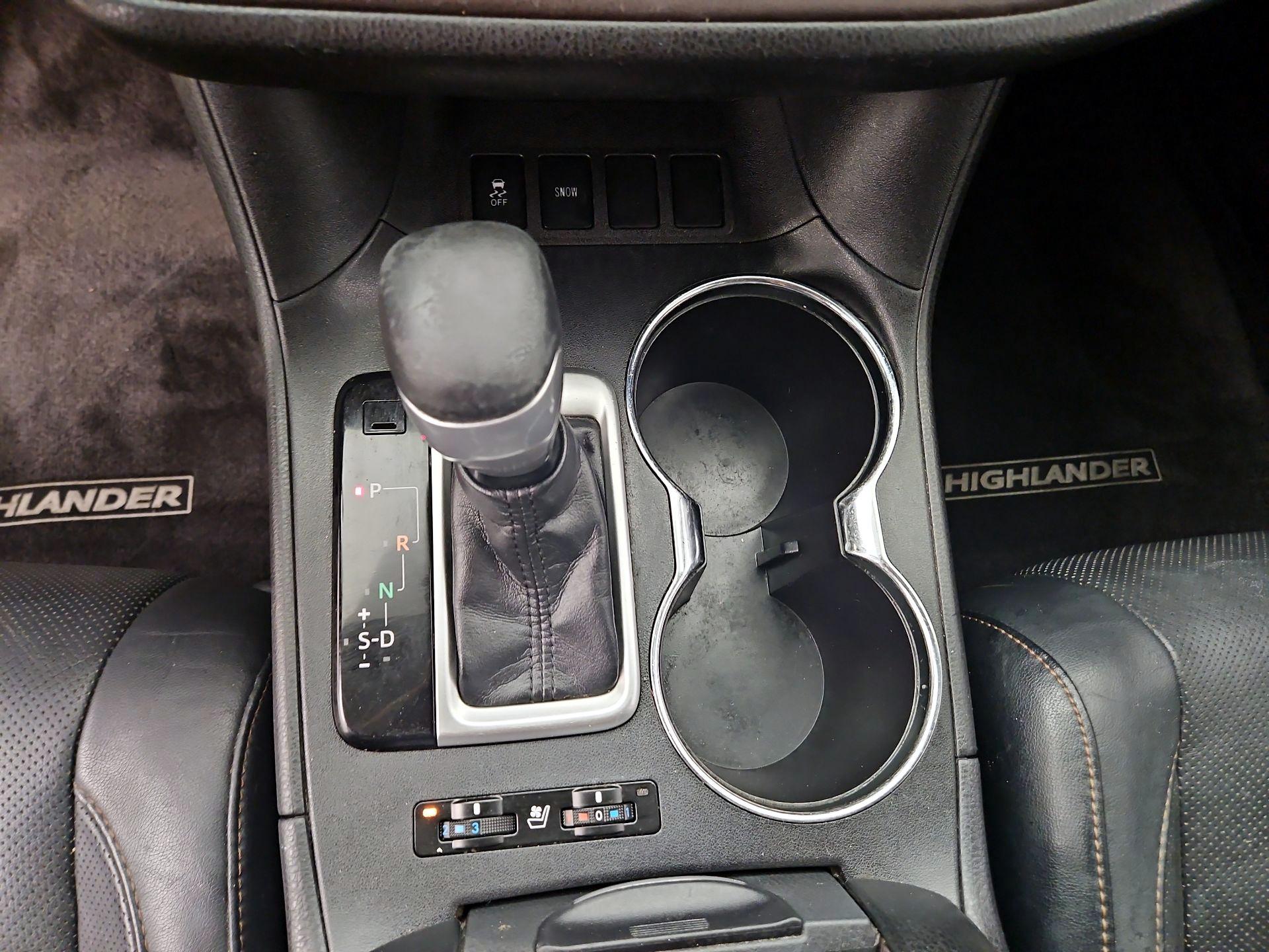 Thumbnail: 2014 Toyota Highlander - 17