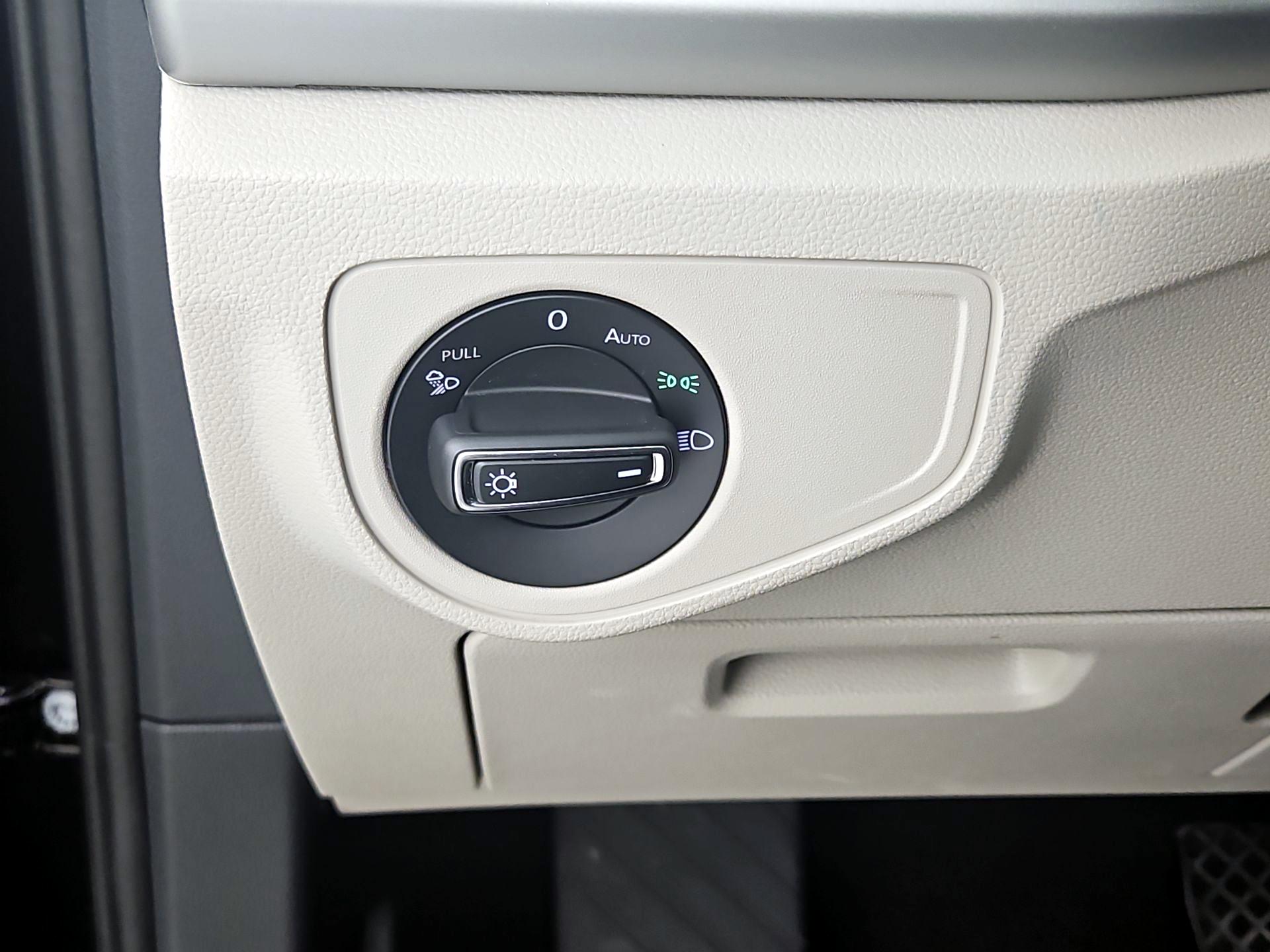 Thumbnail: 2022 Volkswagen Atlas - 13