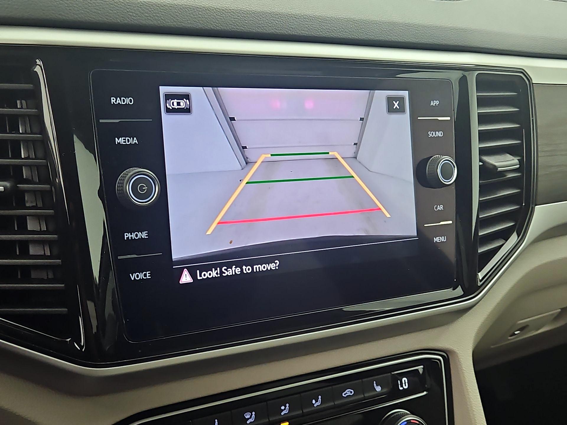 Thumbnail: 2022 Volkswagen Atlas - 14