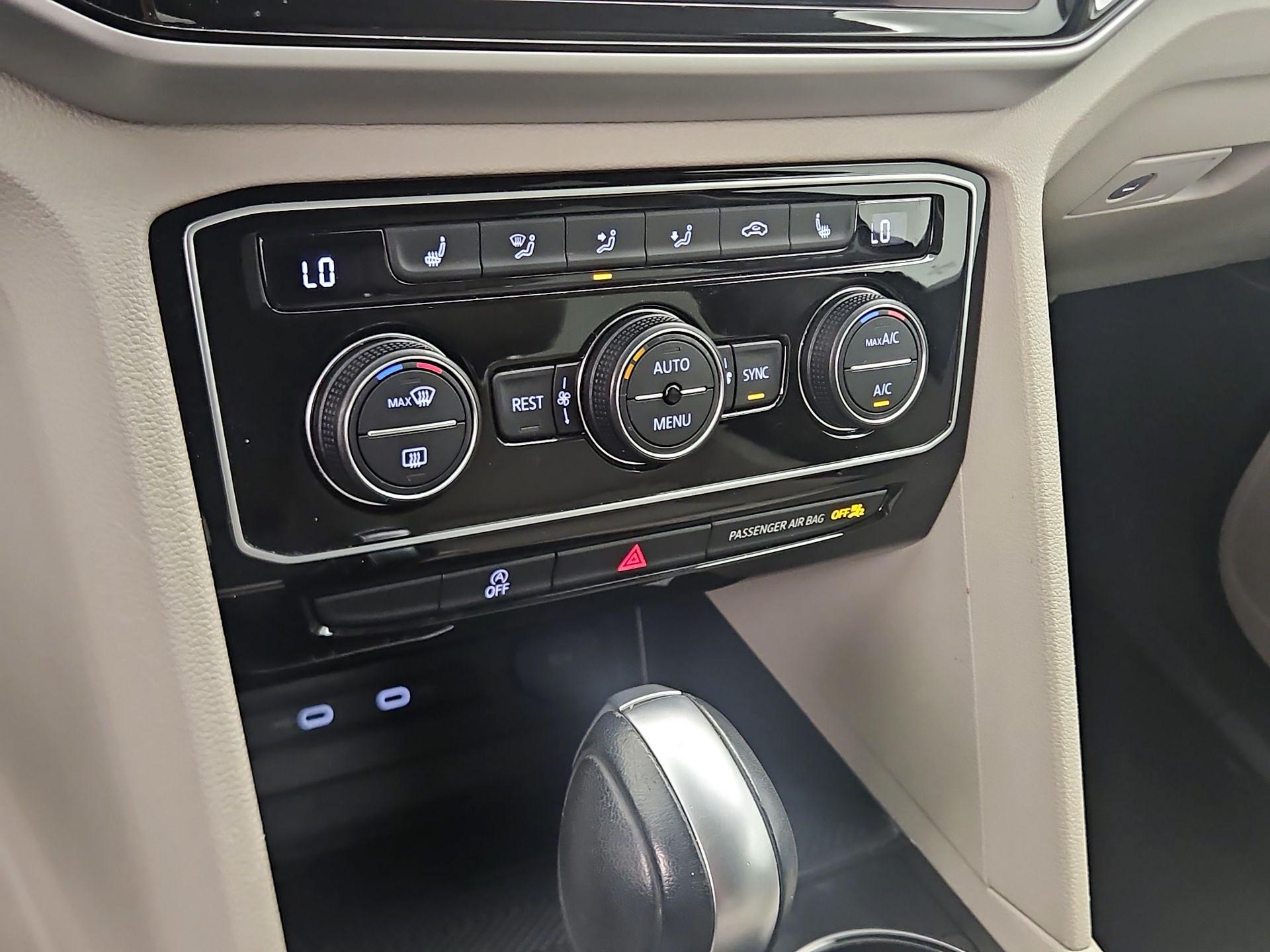 Thumbnail: 2022 Volkswagen Atlas - 16