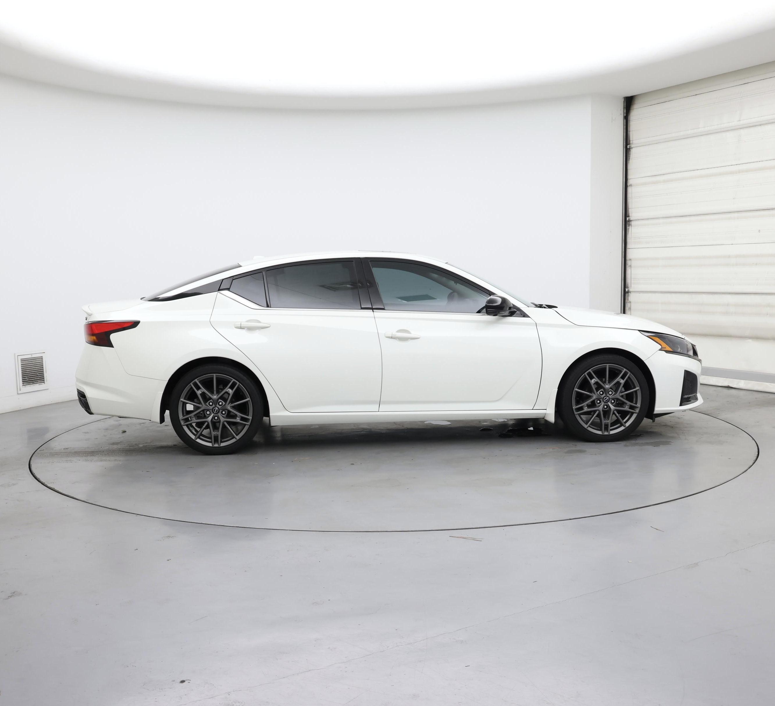 Thumbnail: 2023 Nissan Altima - 7