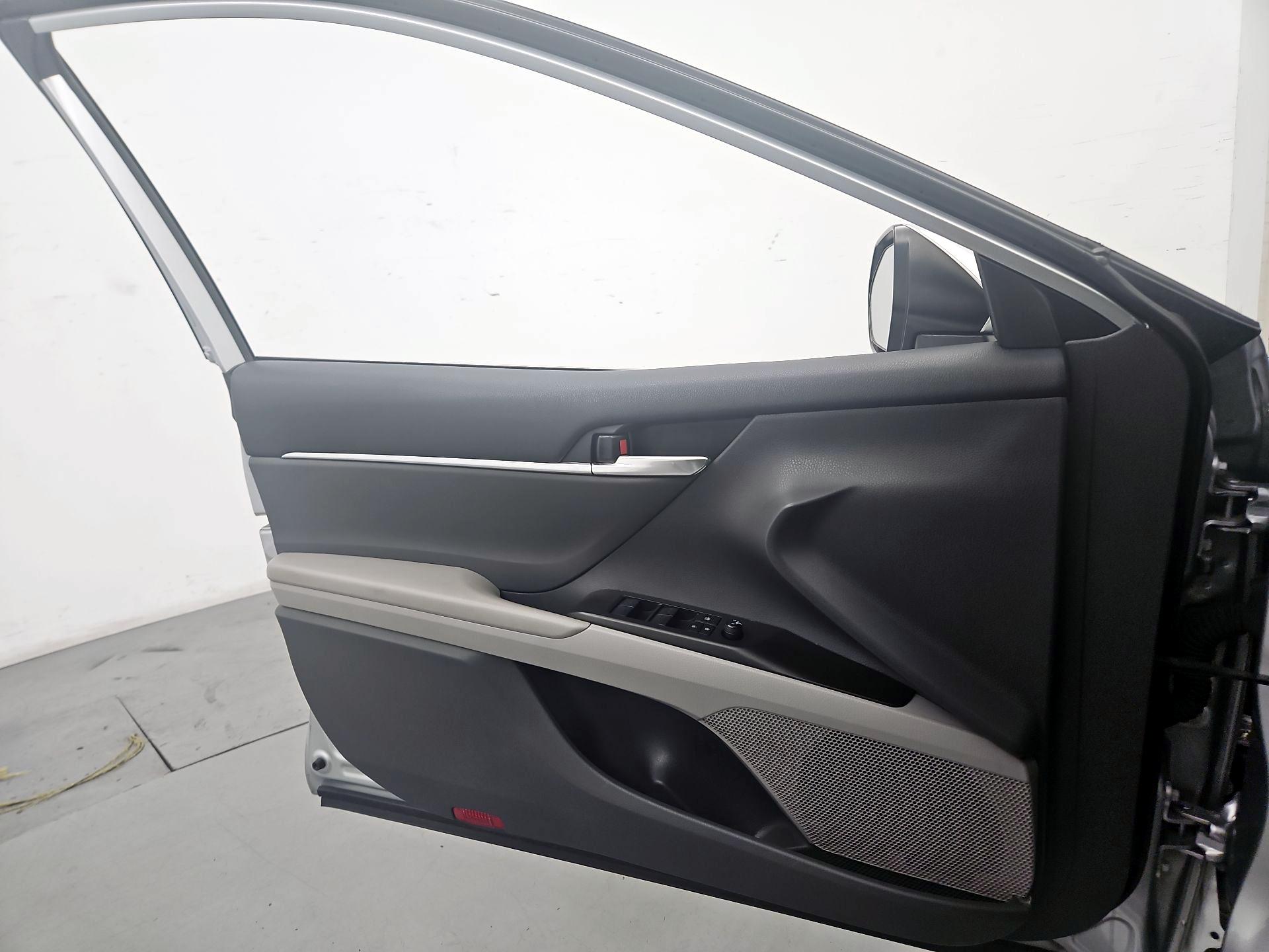 Thumbnail: 2023 Toyota Camry - 12
