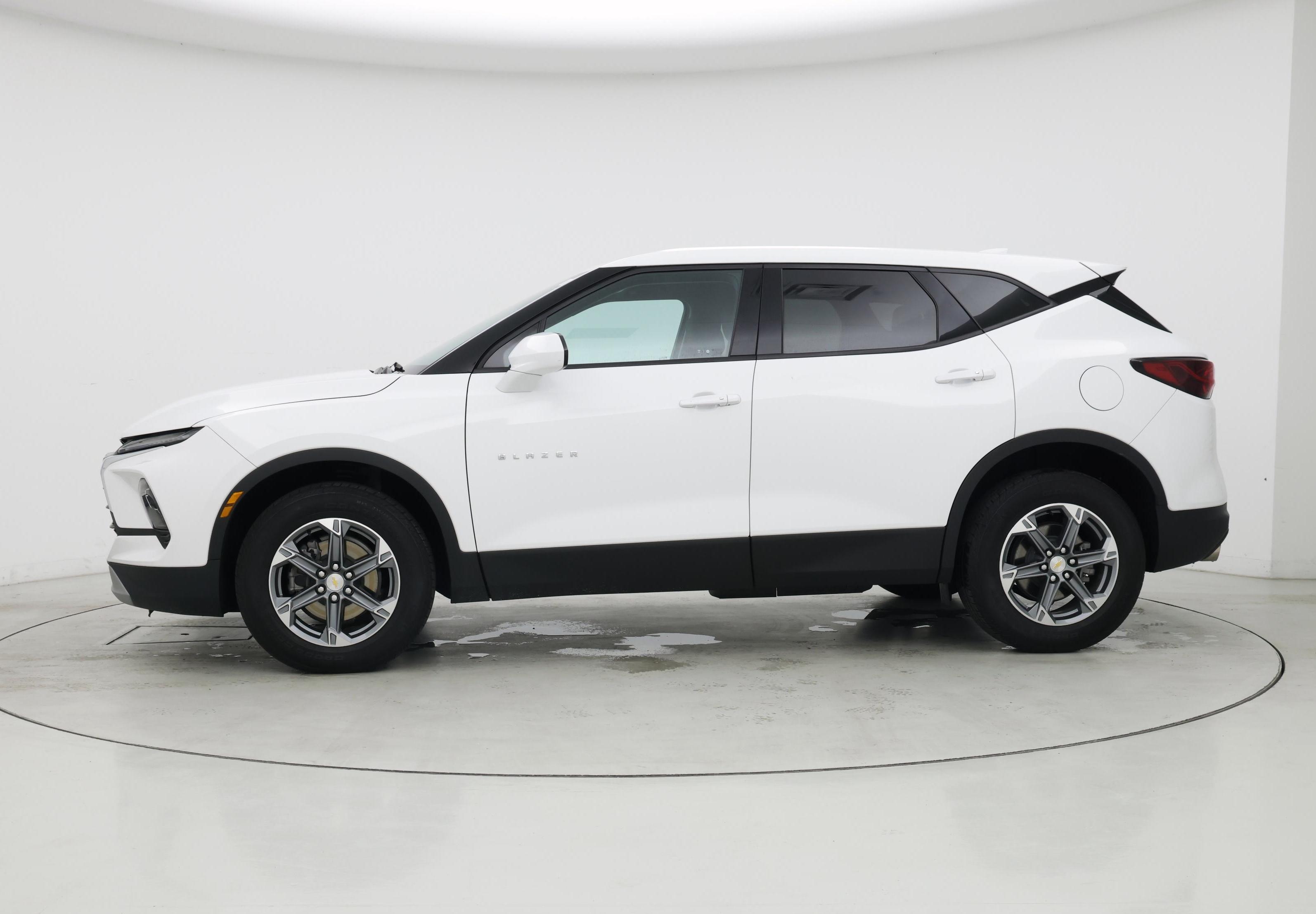 Thumbnail: 2023 Chevrolet Blazer - 3
