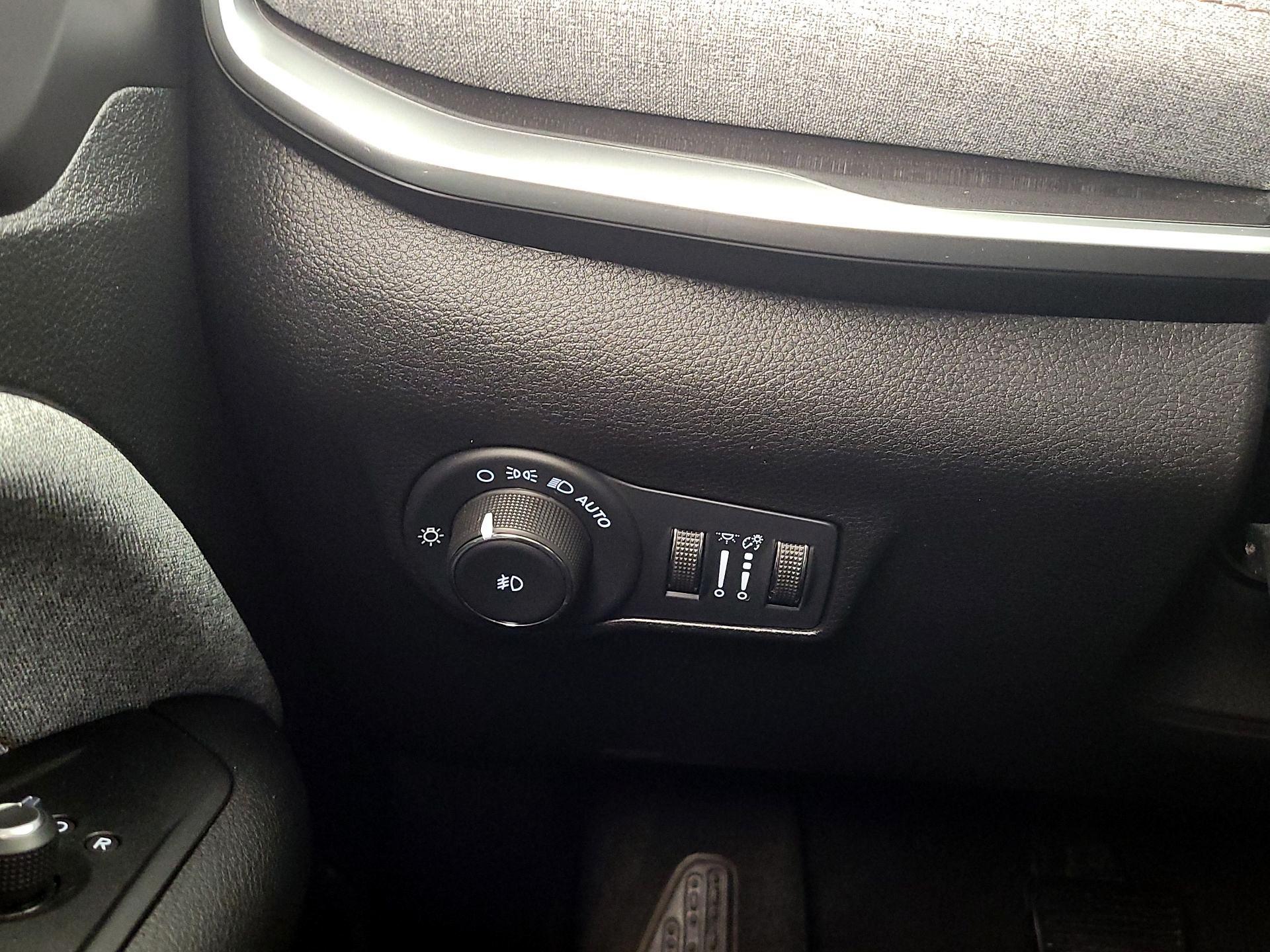 Thumbnail: 2022 Jeep Compass - 13