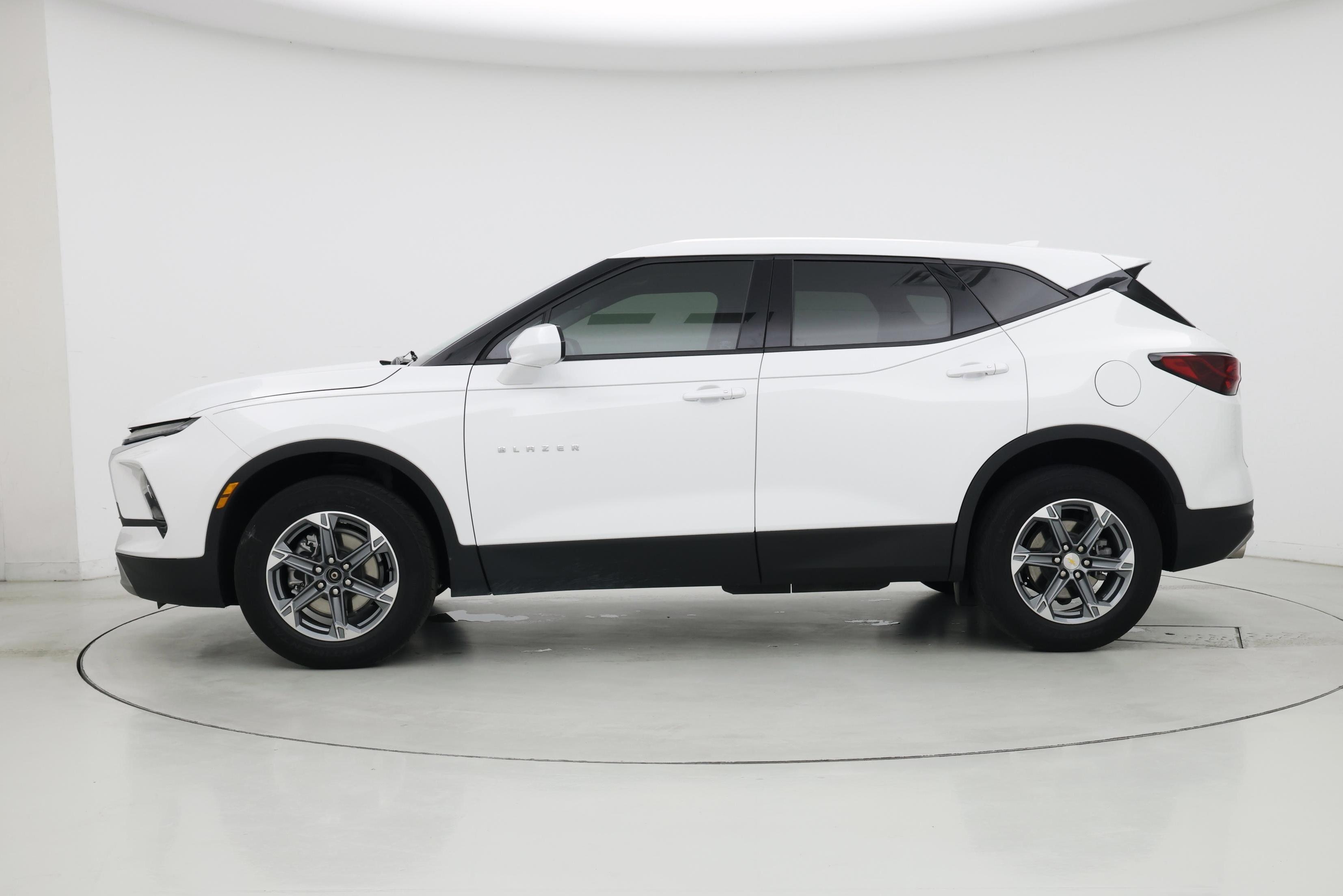 Thumbnail: 2023 Chevrolet Blazer - 3