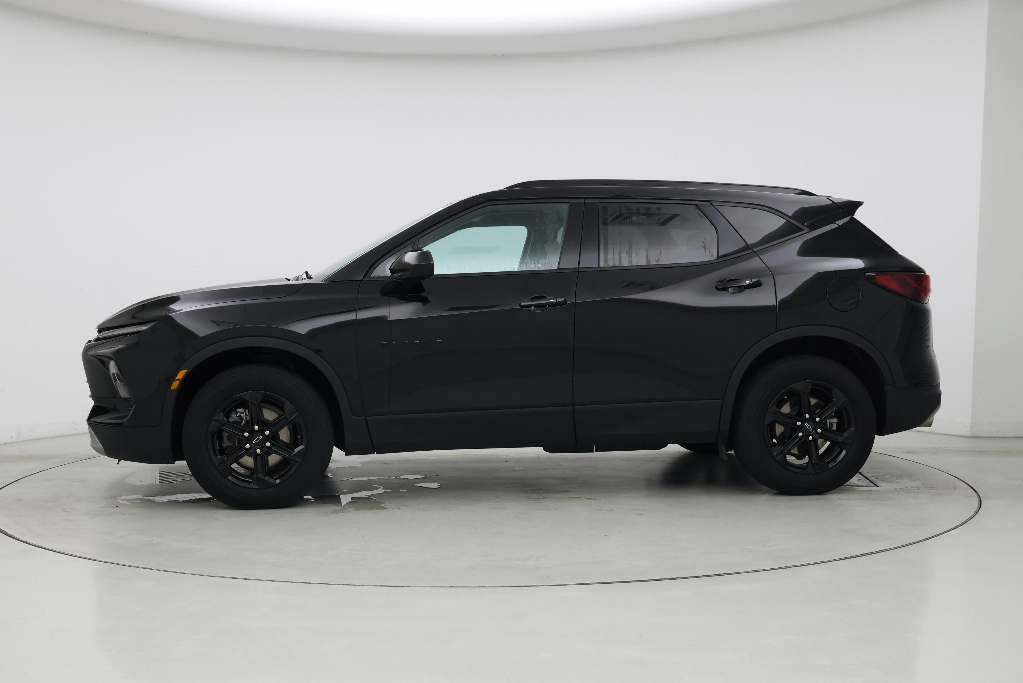 Thumbnail: 2023 Chevrolet Blazer - 3