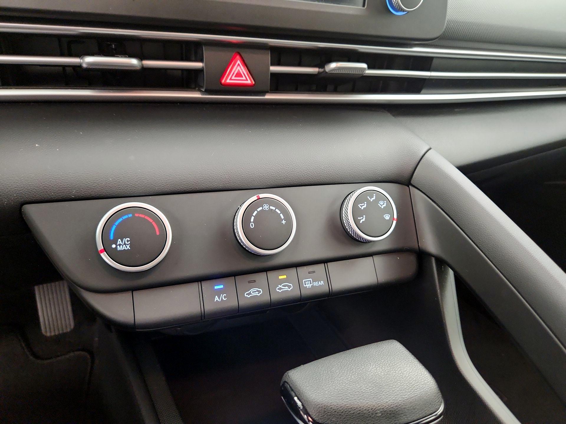 Thumbnail: 2024 Hyundai Elantra - 16