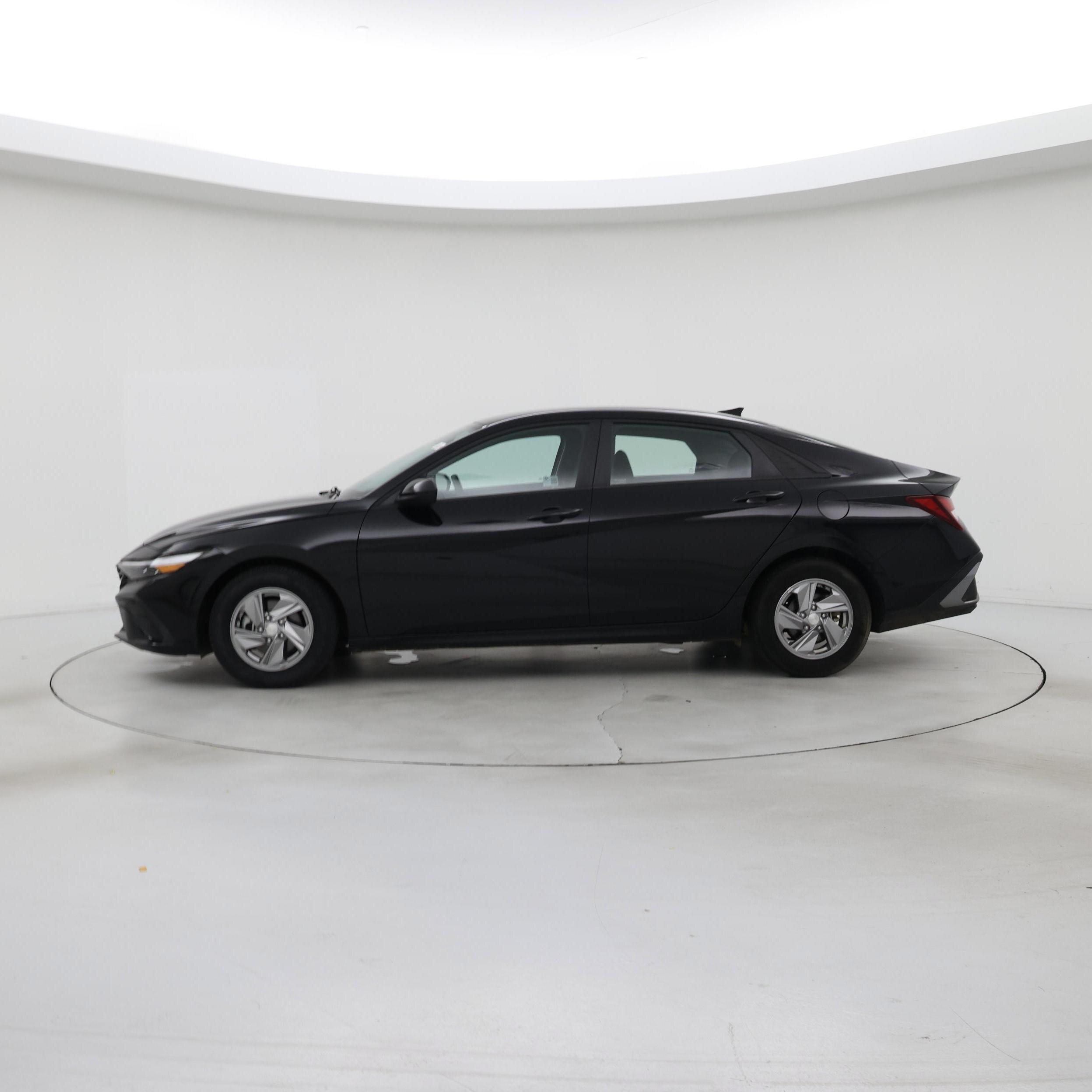 Thumbnail: 2024 Hyundai Elantra - 3