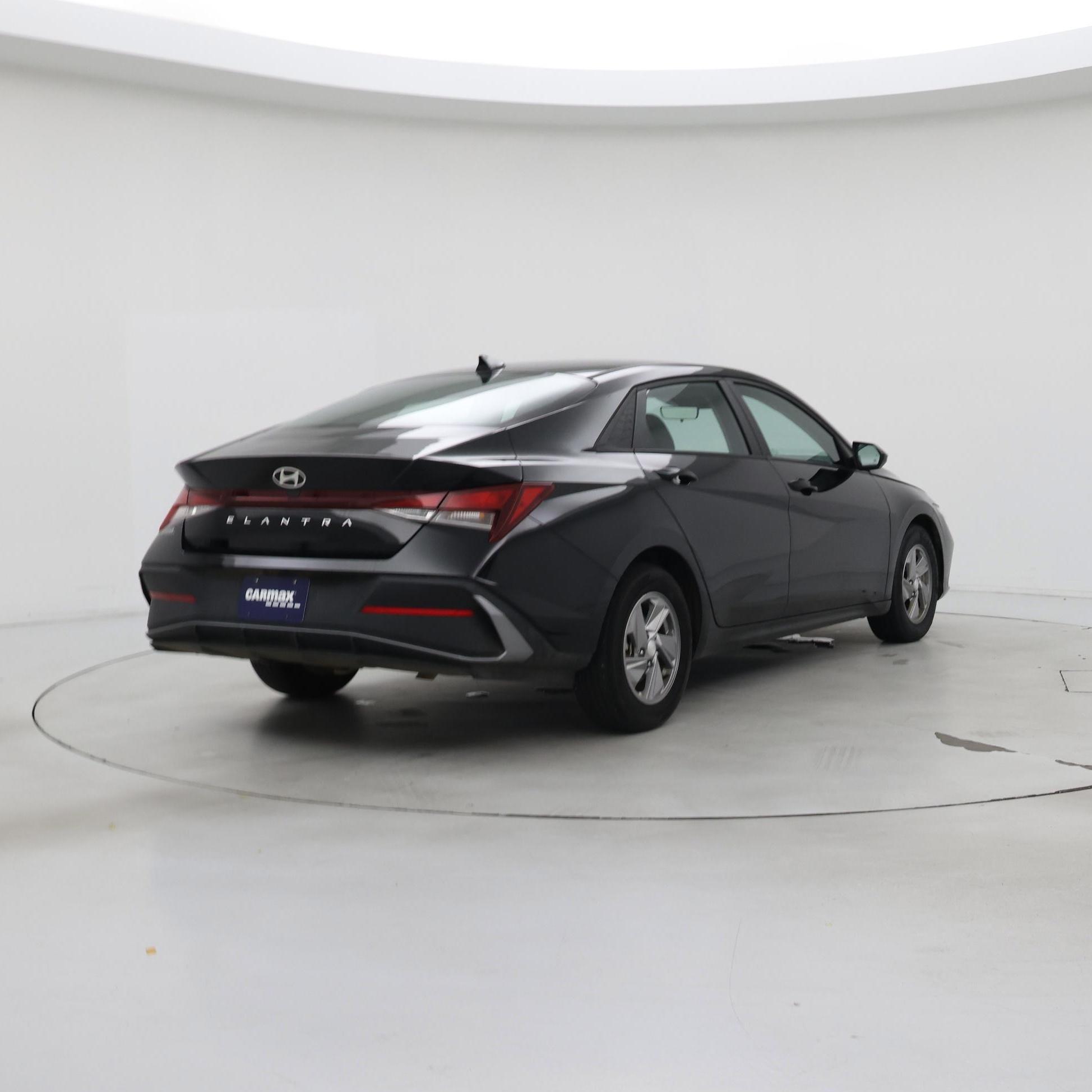 Thumbnail: 2024 Hyundai Elantra - 8