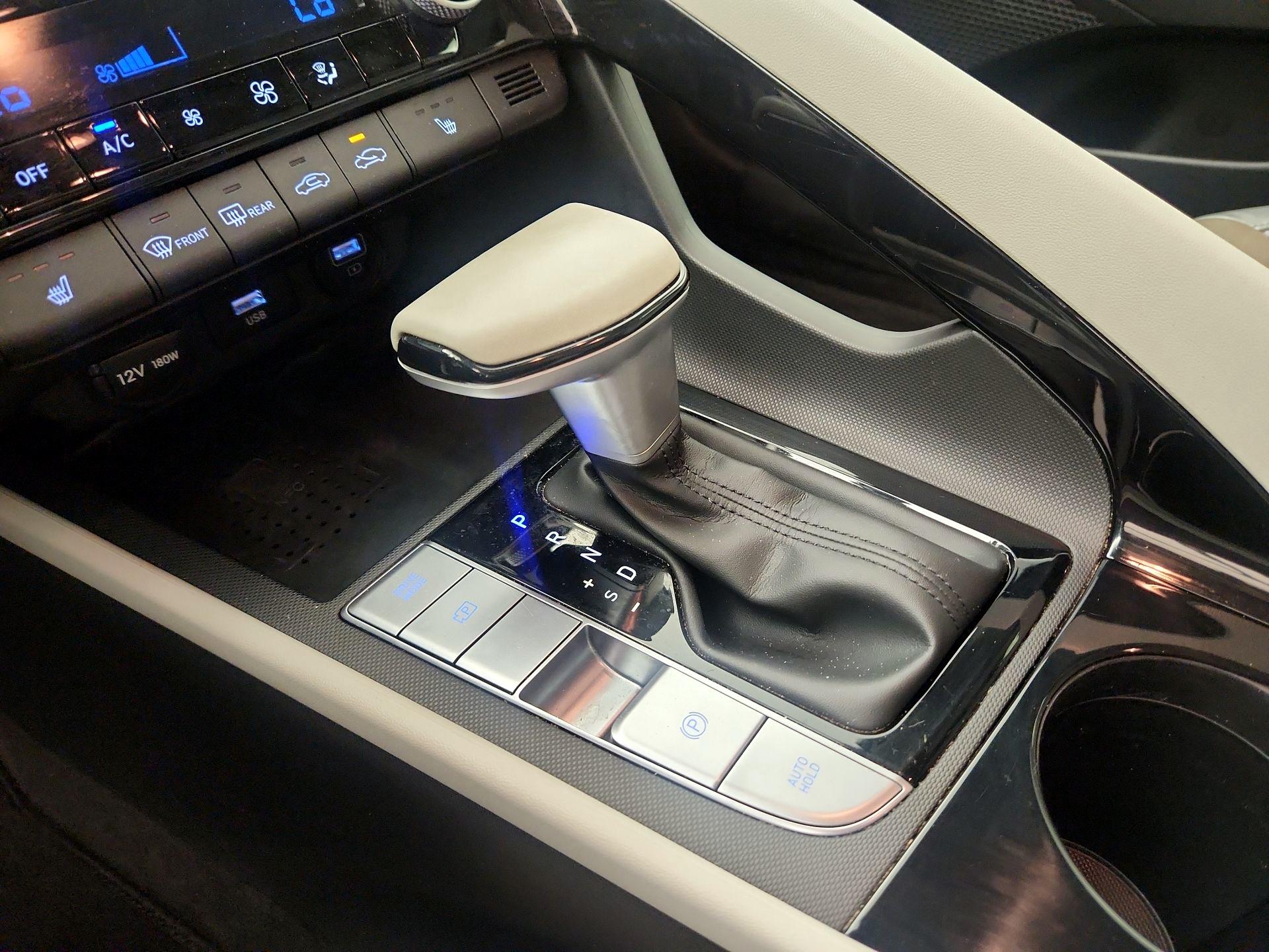 Thumbnail: 2022 Hyundai Elantra - 18