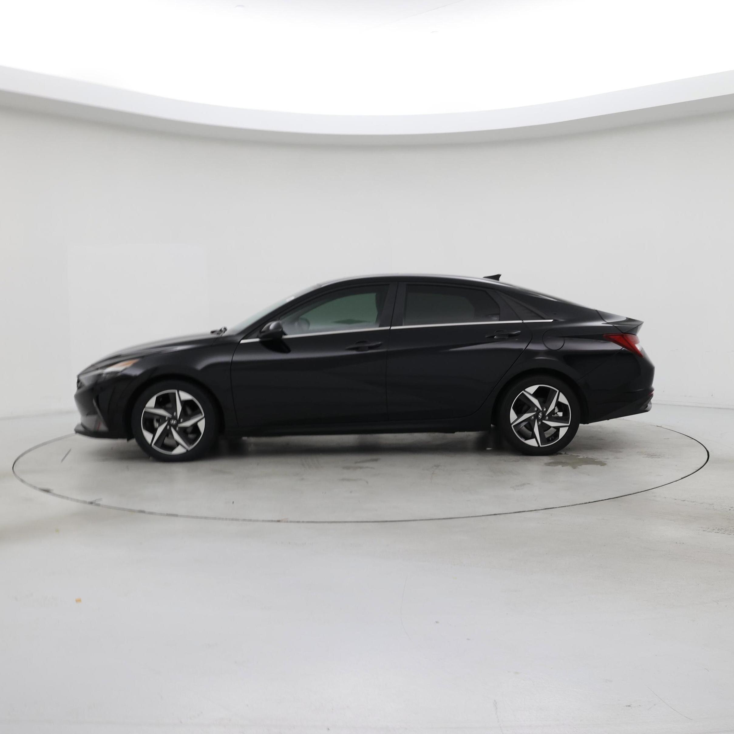 Thumbnail: 2022 Hyundai Elantra - 3