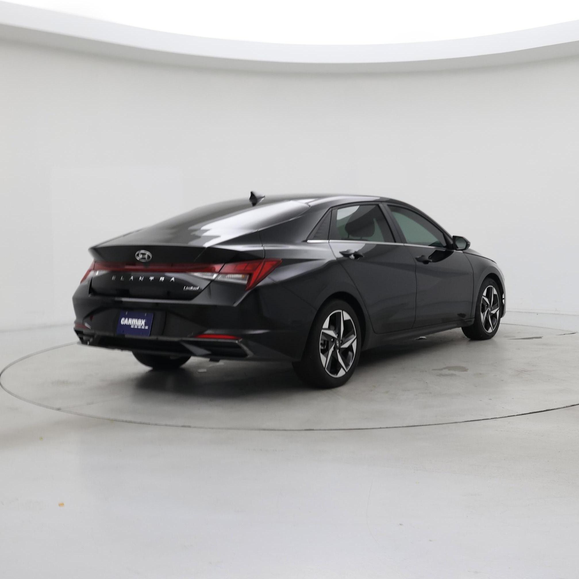 Thumbnail: 2022 Hyundai Elantra - 8