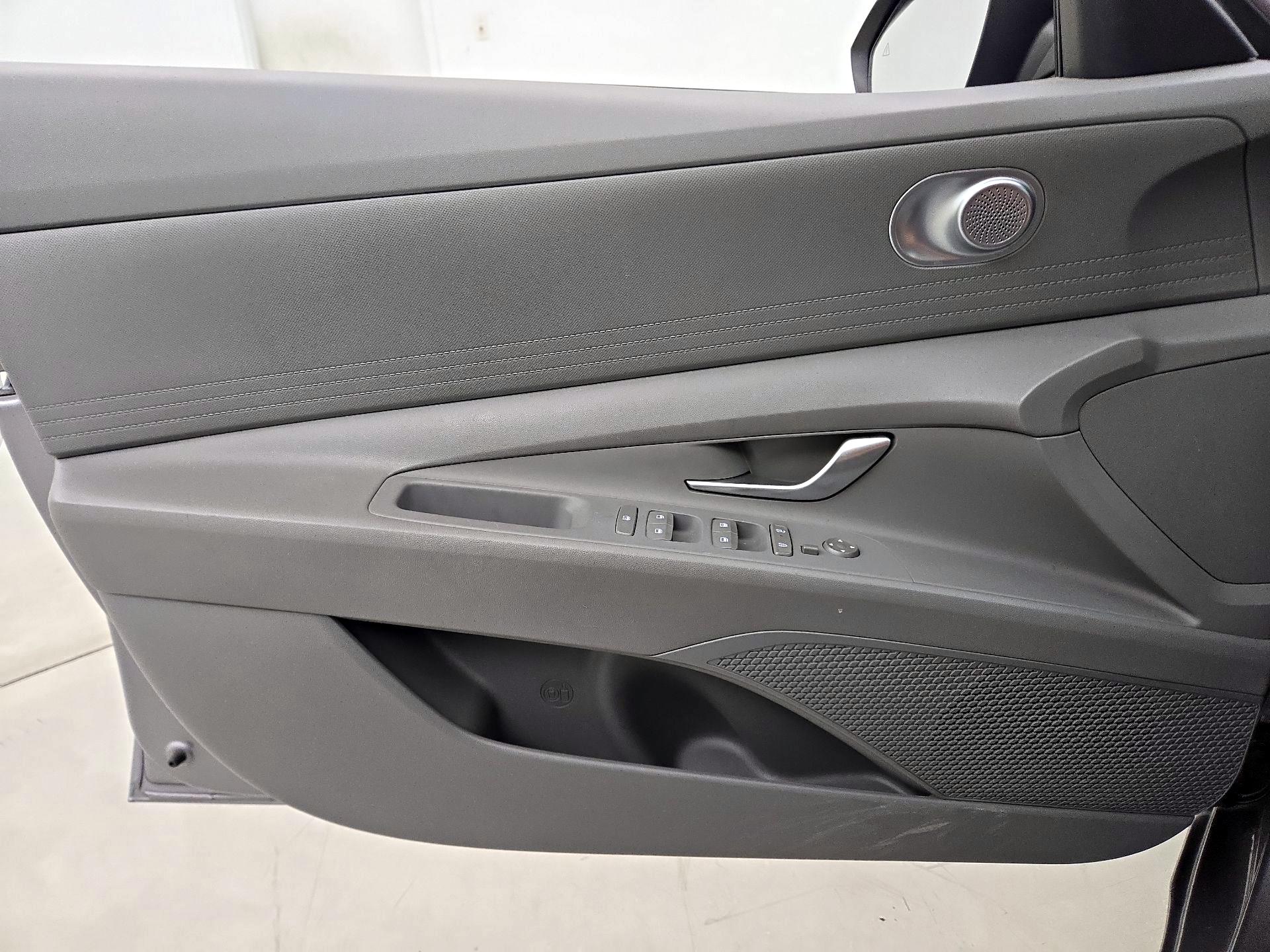 Thumbnail: 2024 Hyundai Elantra - 12
