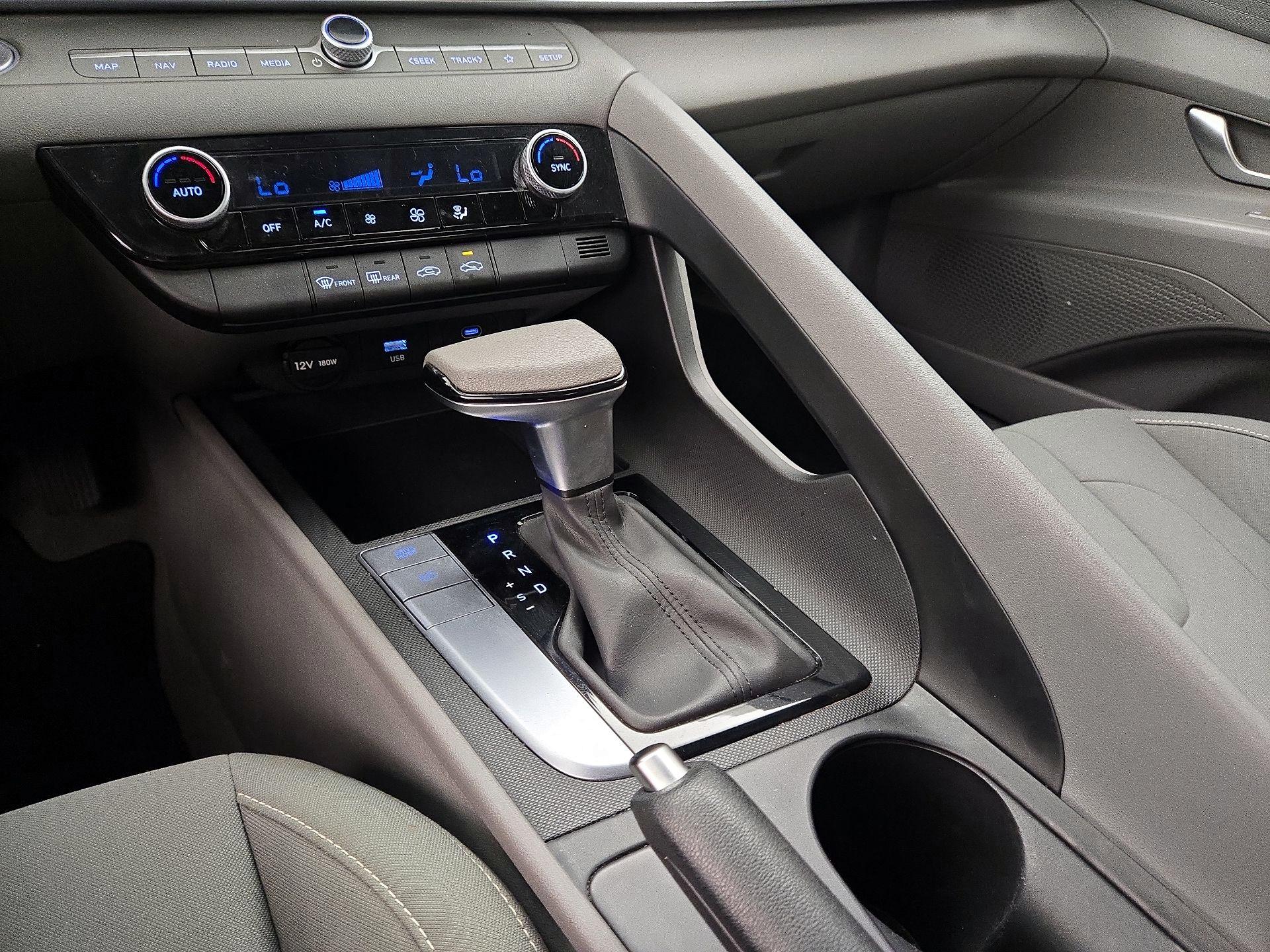 Thumbnail: 2024 Hyundai Elantra - 18