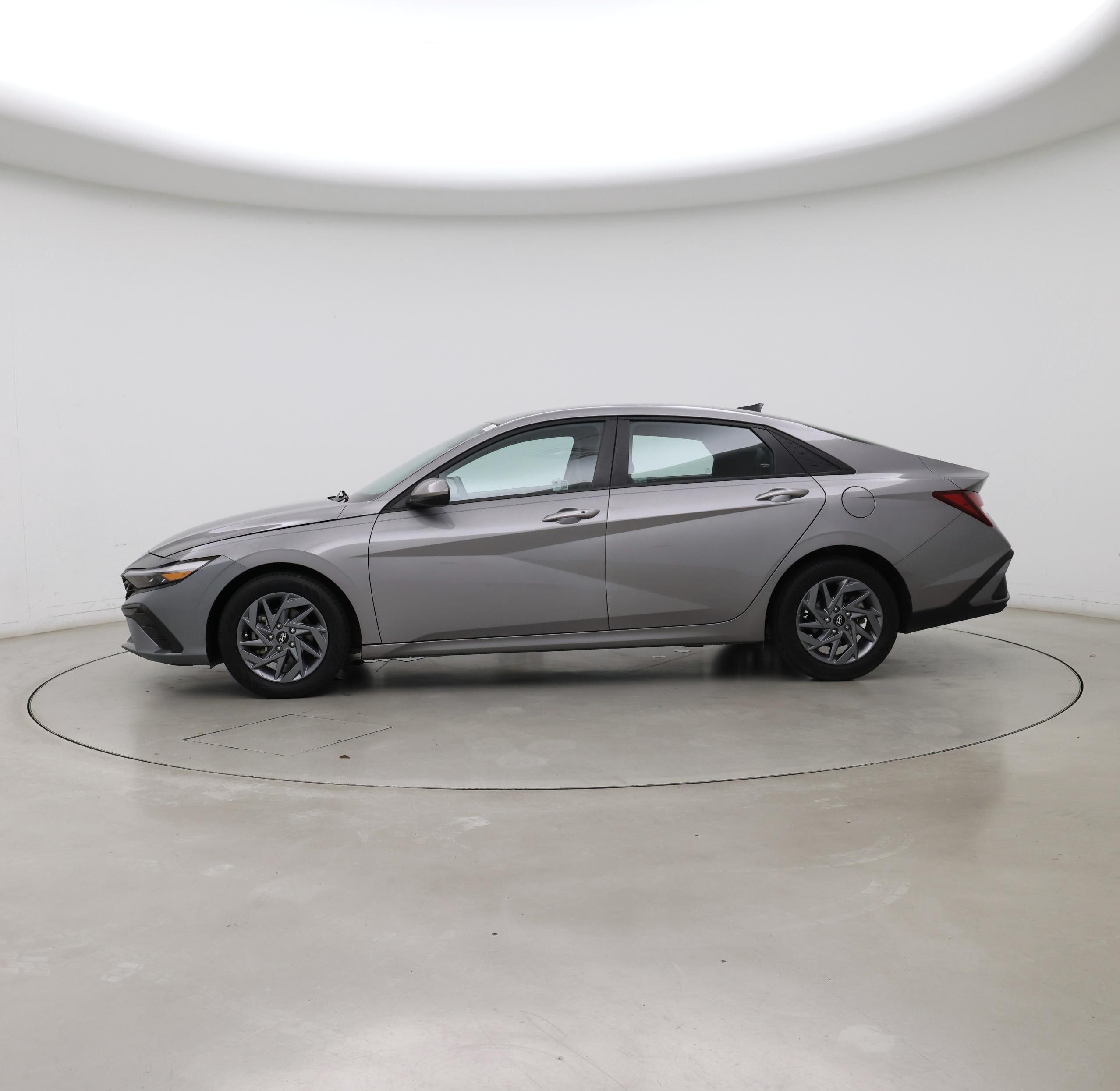 Thumbnail: 2024 Hyundai Elantra - 3
