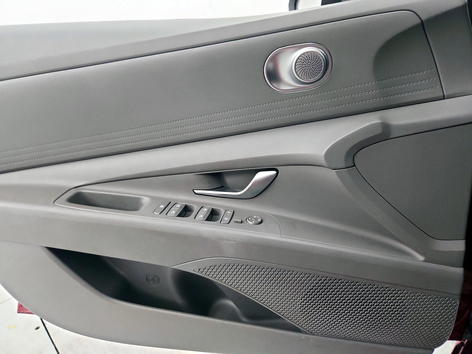 Thumbnail: 2024 Hyundai Elantra - 12
