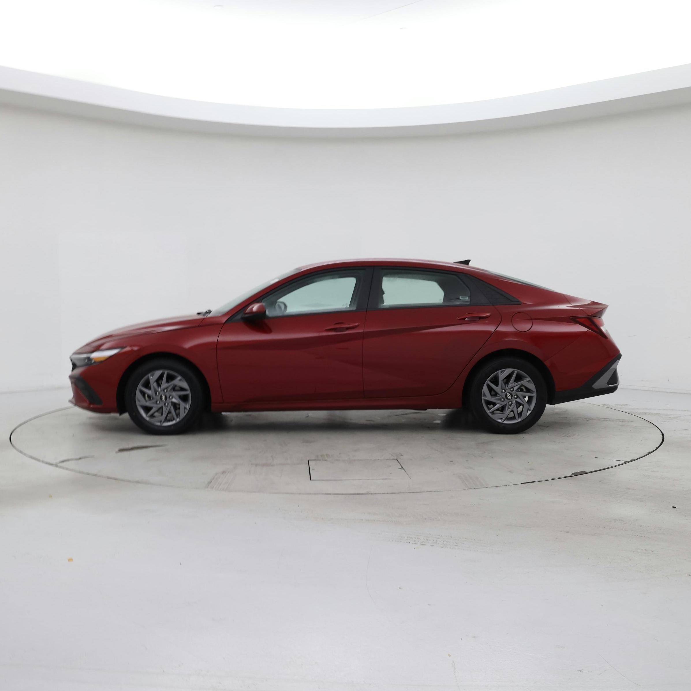 Thumbnail: 2024 Hyundai Elantra - 3