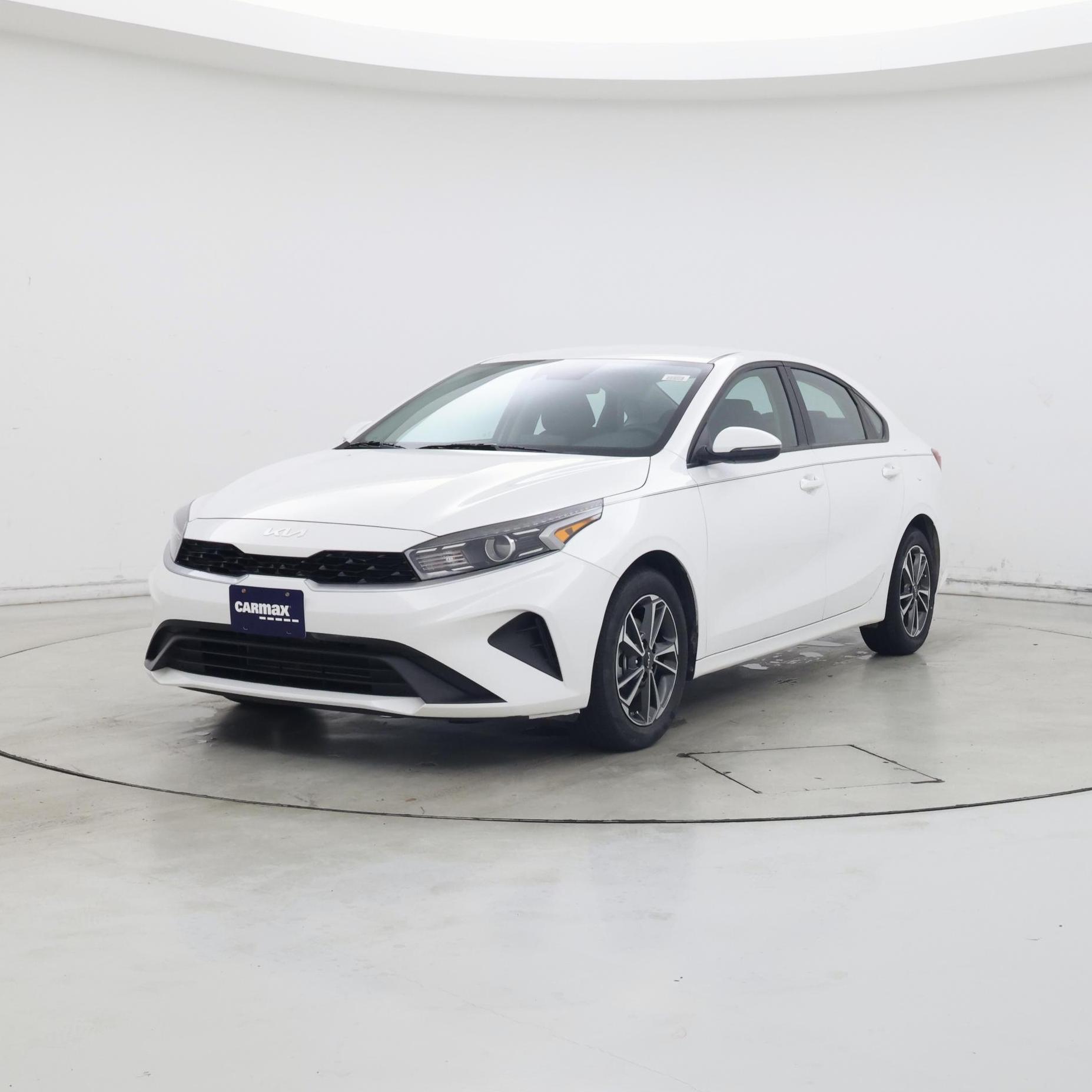Thumbnail: 2023 Kia Forte - 4