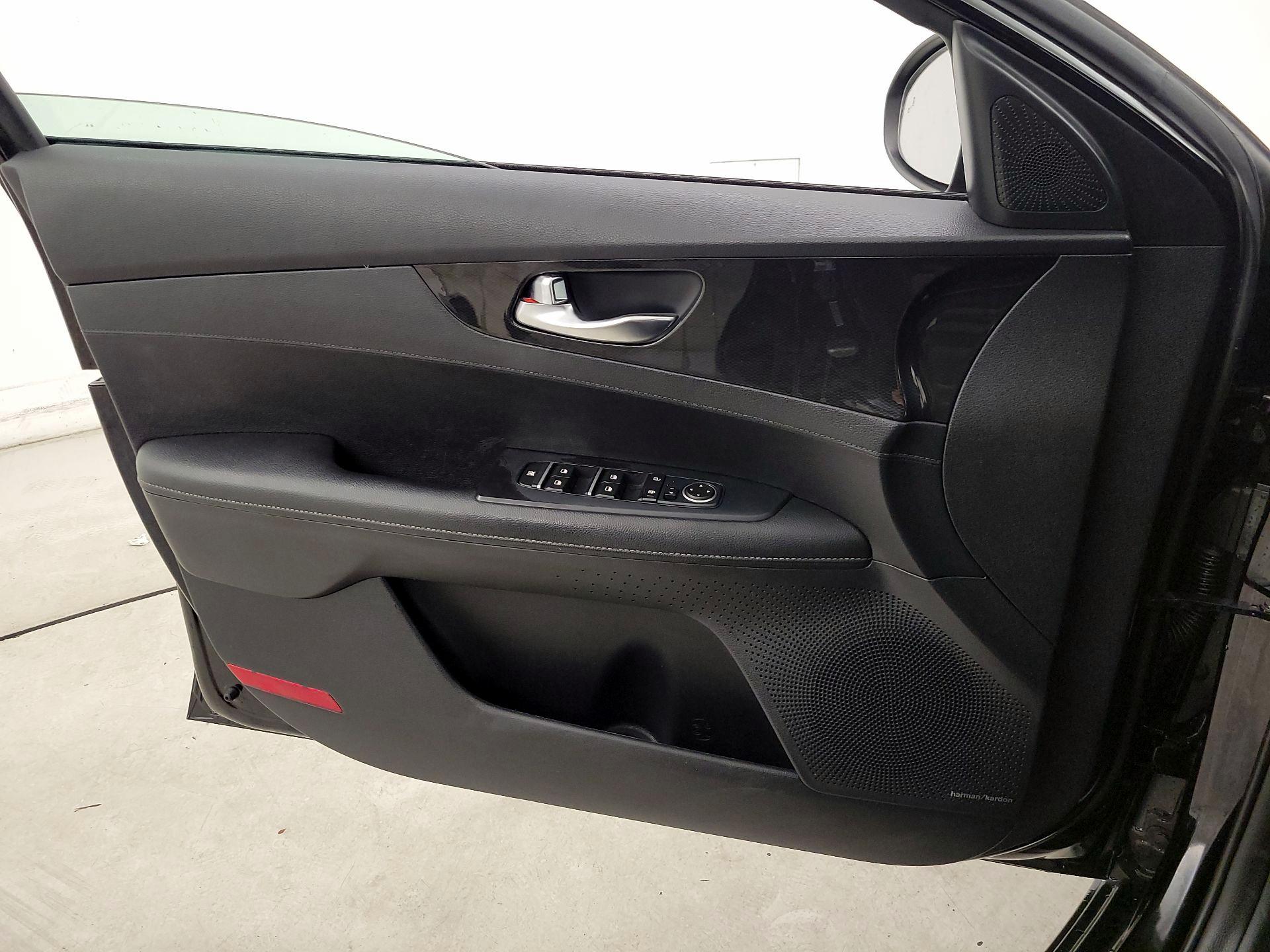 Thumbnail: 2021 Kia Forte - 12