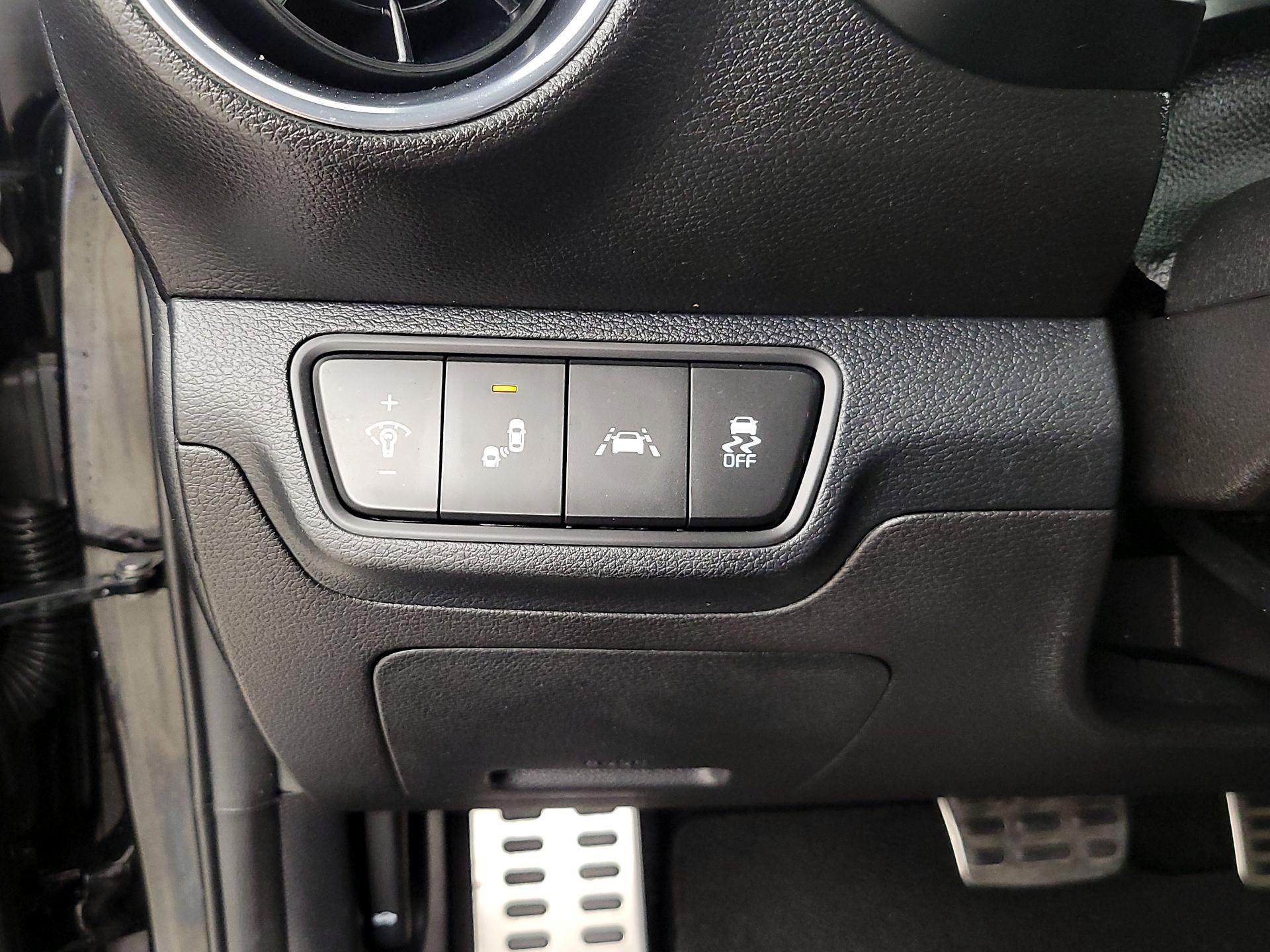 Thumbnail: 2021 Kia Forte - 13