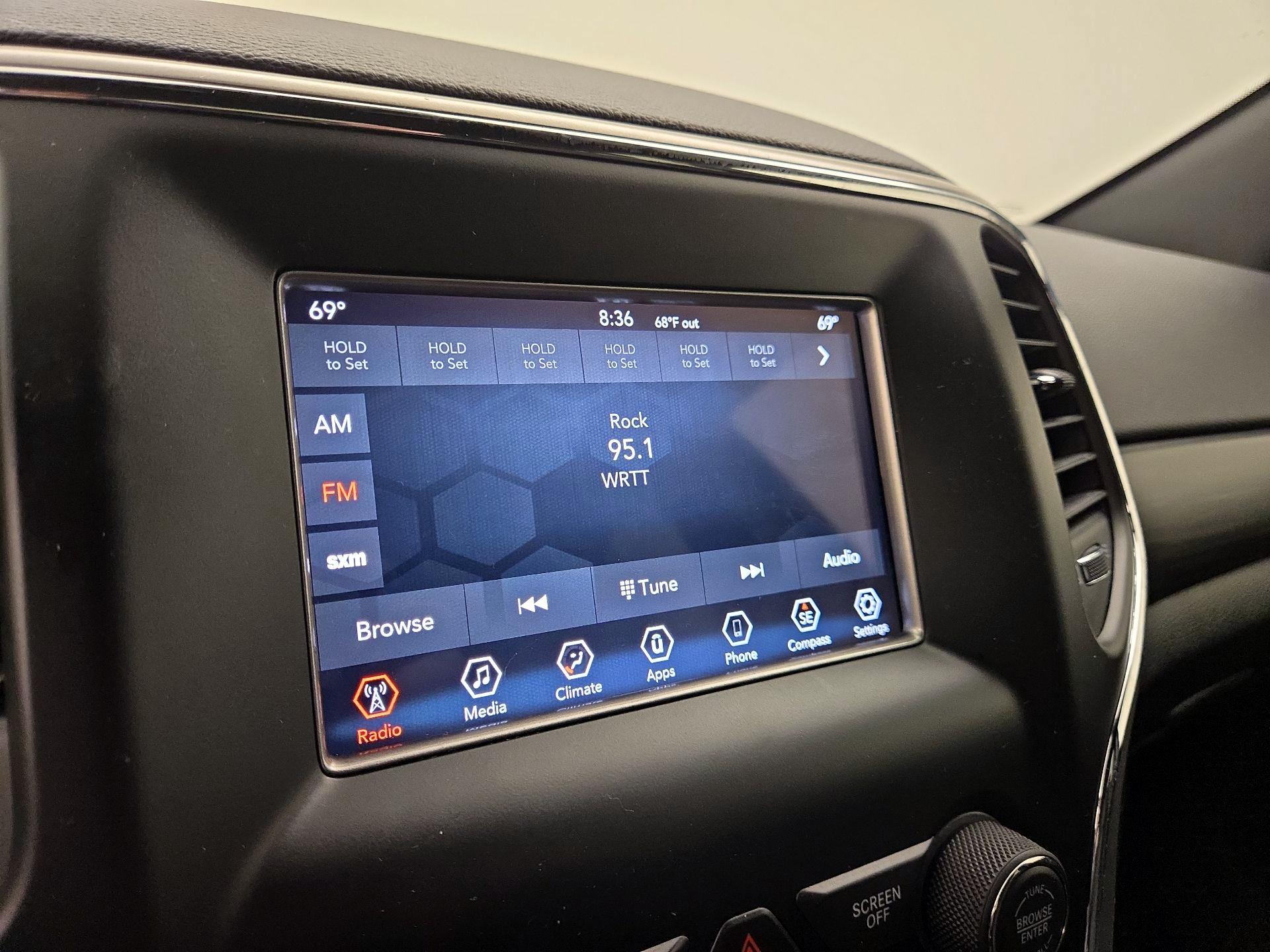 Thumbnail: 2020 Jeep Grand Cherokee - 15