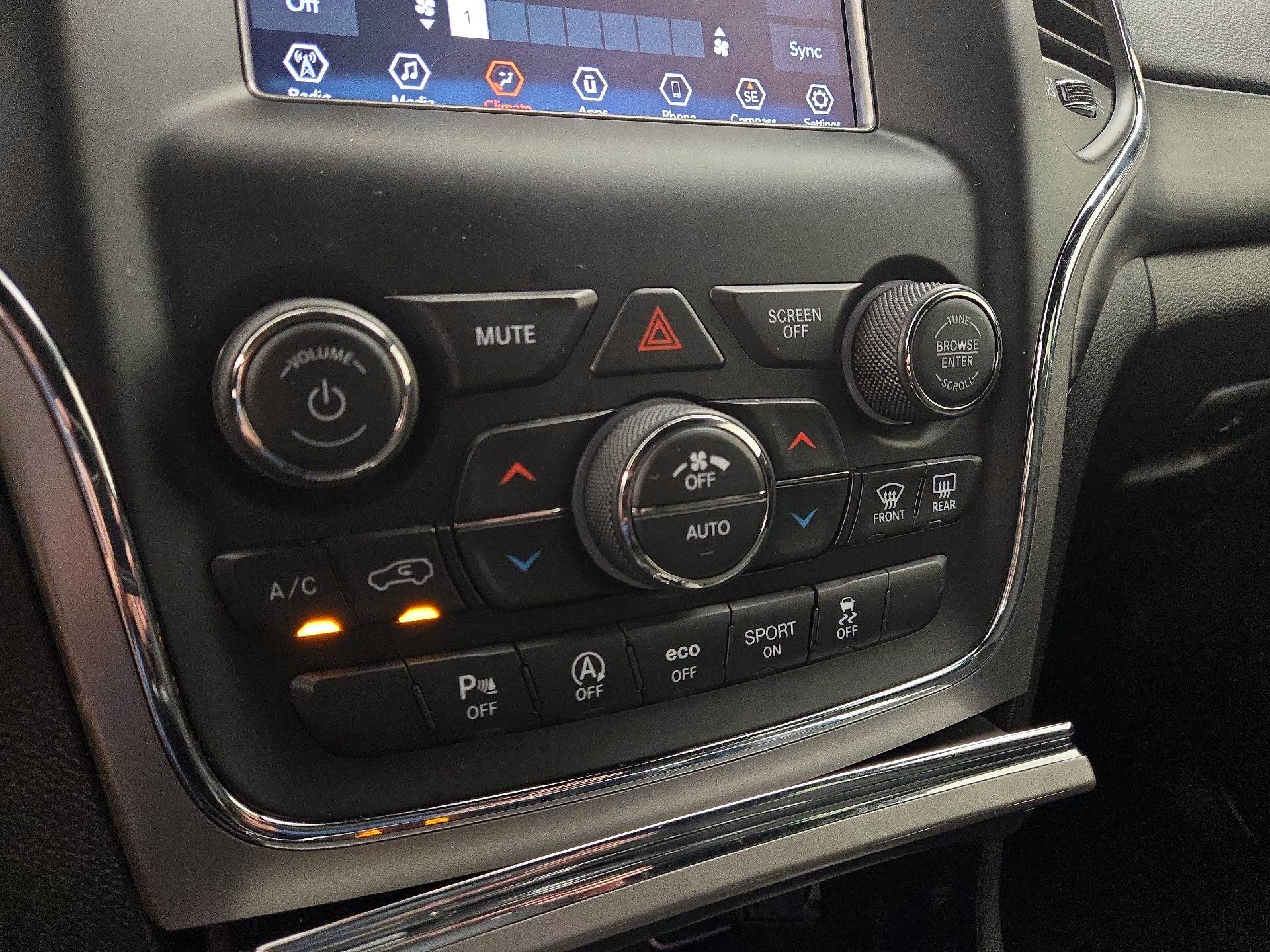 Thumbnail: 2020 Jeep Grand Cherokee - 16