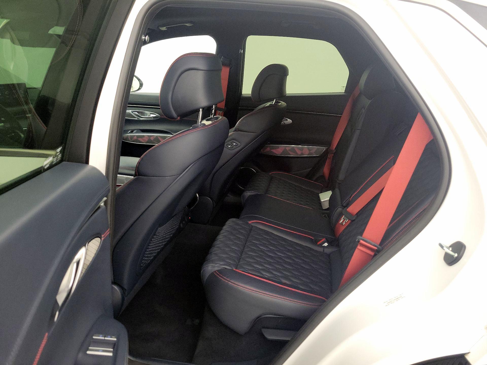 Thumbnail: 2023 Genesis GV70 - 20