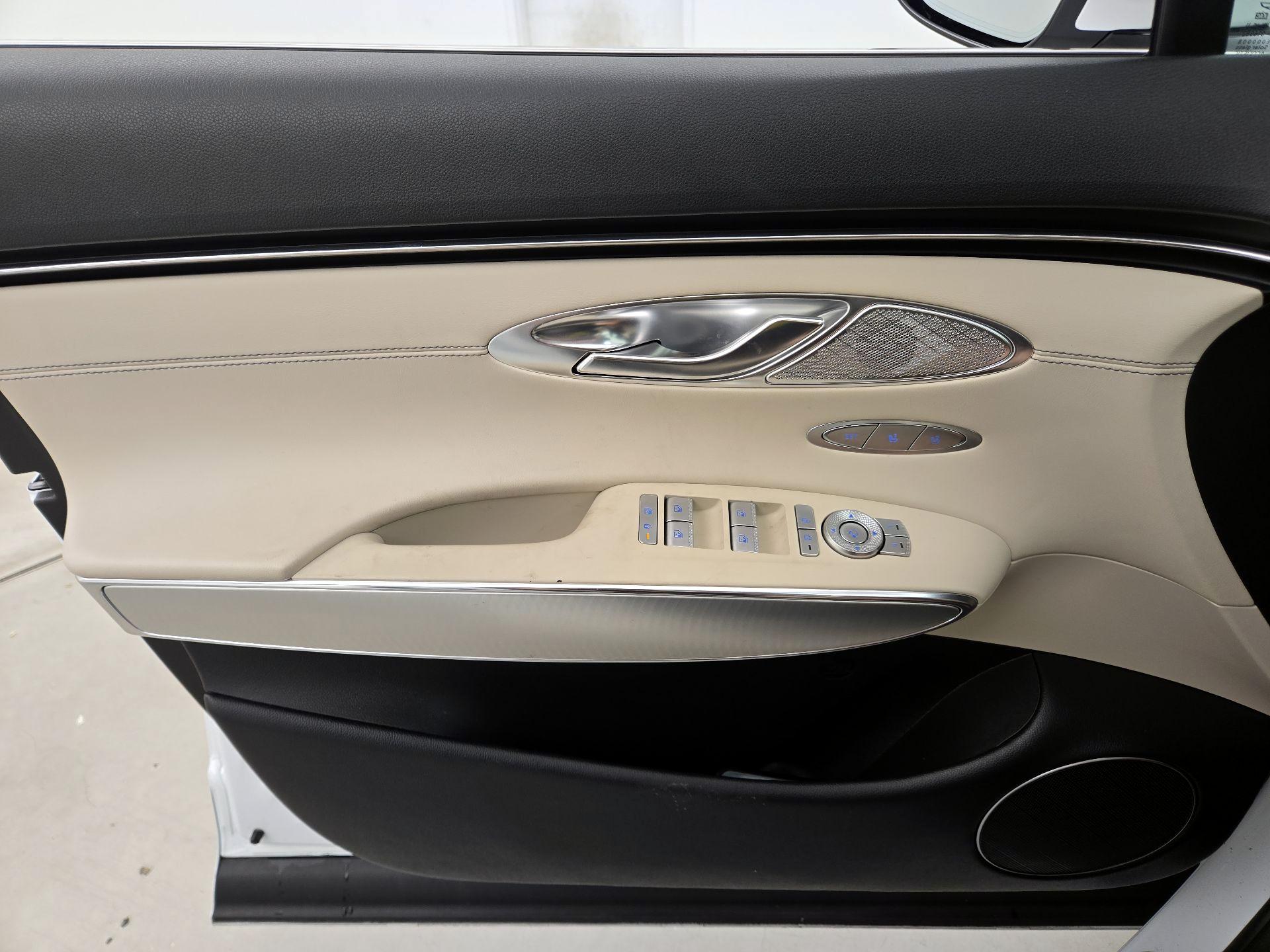 Thumbnail: 2024 Genesis GV70 - 12